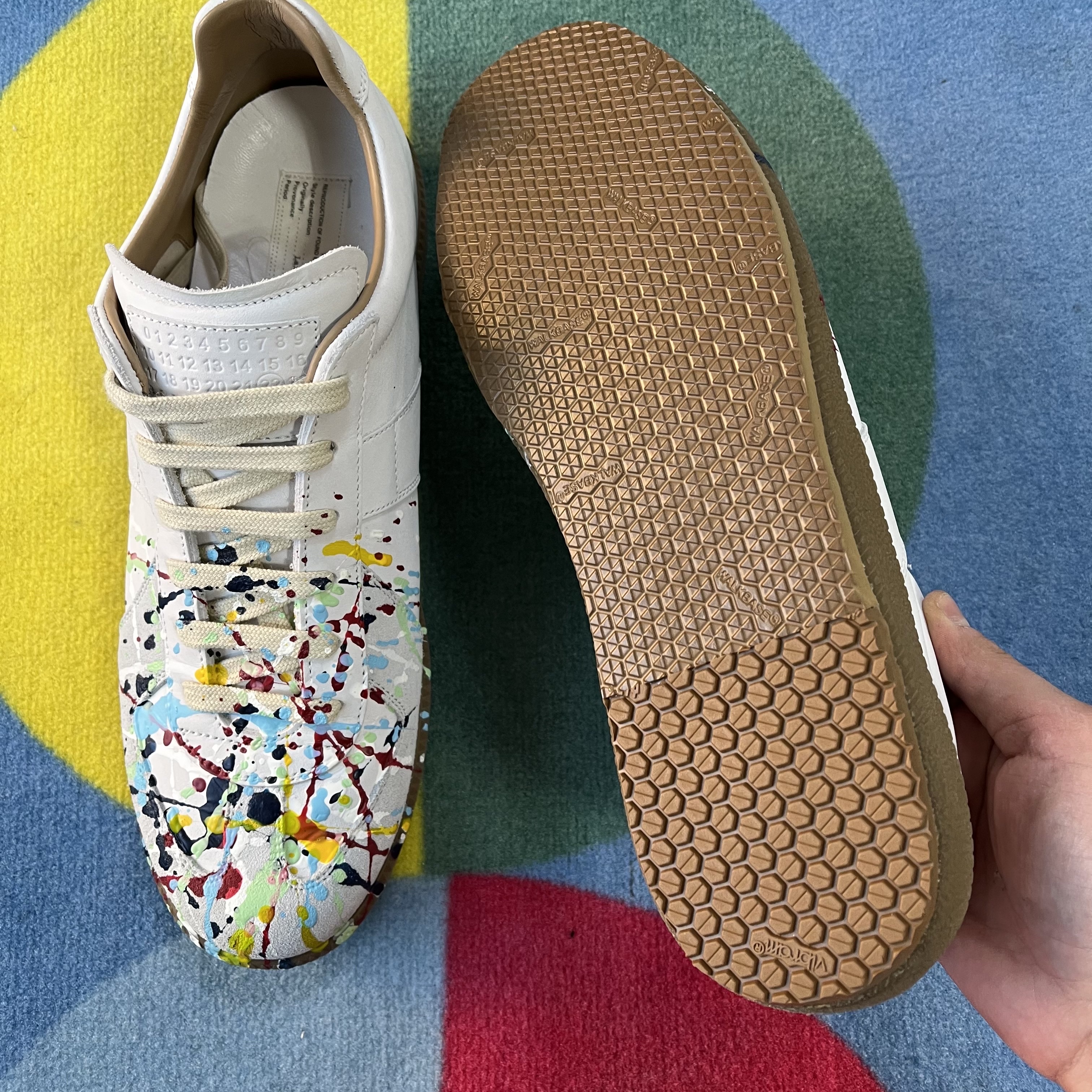 Maison Margiela Replica Paint Drop Sneakers 착용 스타일 - 2