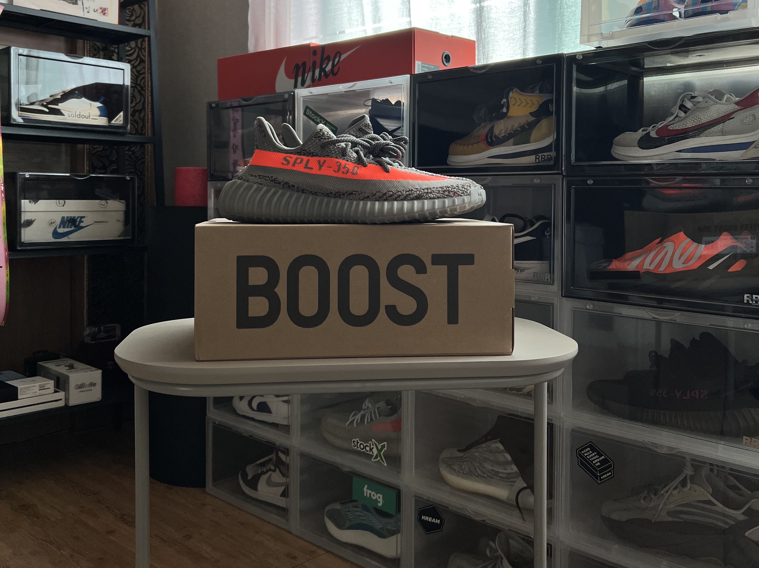 Adidas Yeezy Boost 350 V2 Beluga - Reflective 착용 스타일