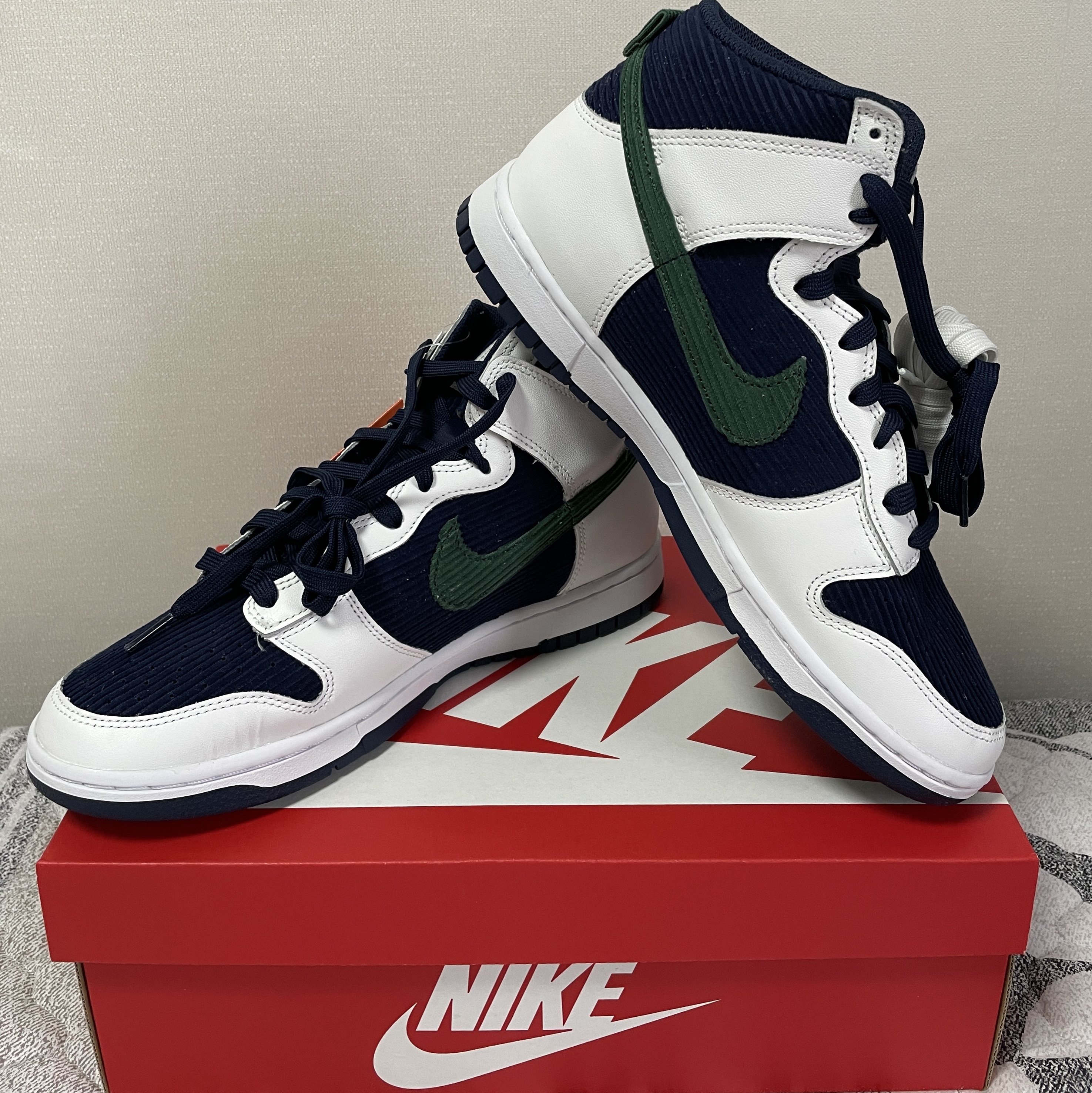 Nike Dunk High PRM EMB College Navy 착용 스타일