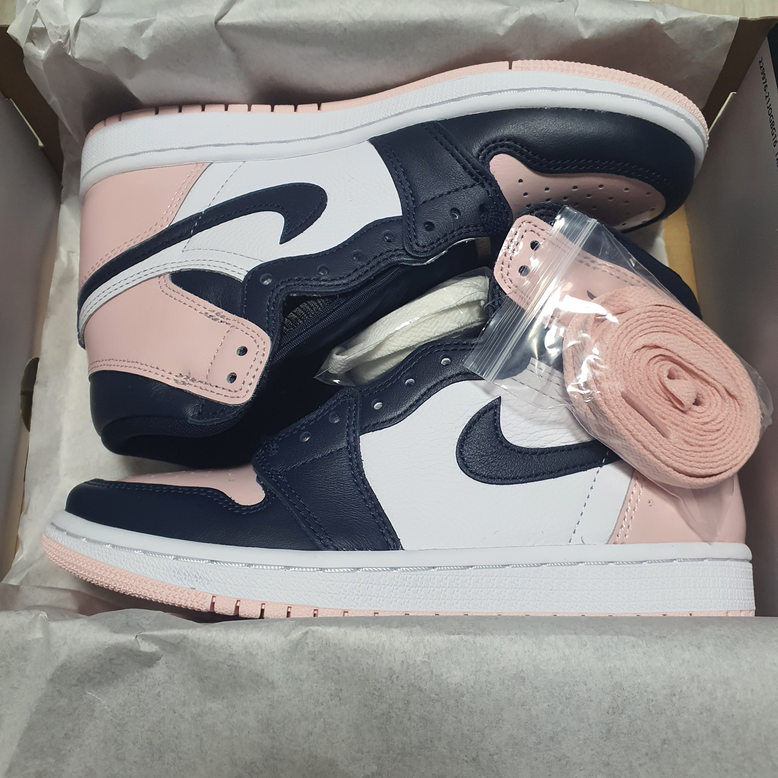 (W) Jordan 1 Retro High OG Atmosphere 착용 스타일 - 2
