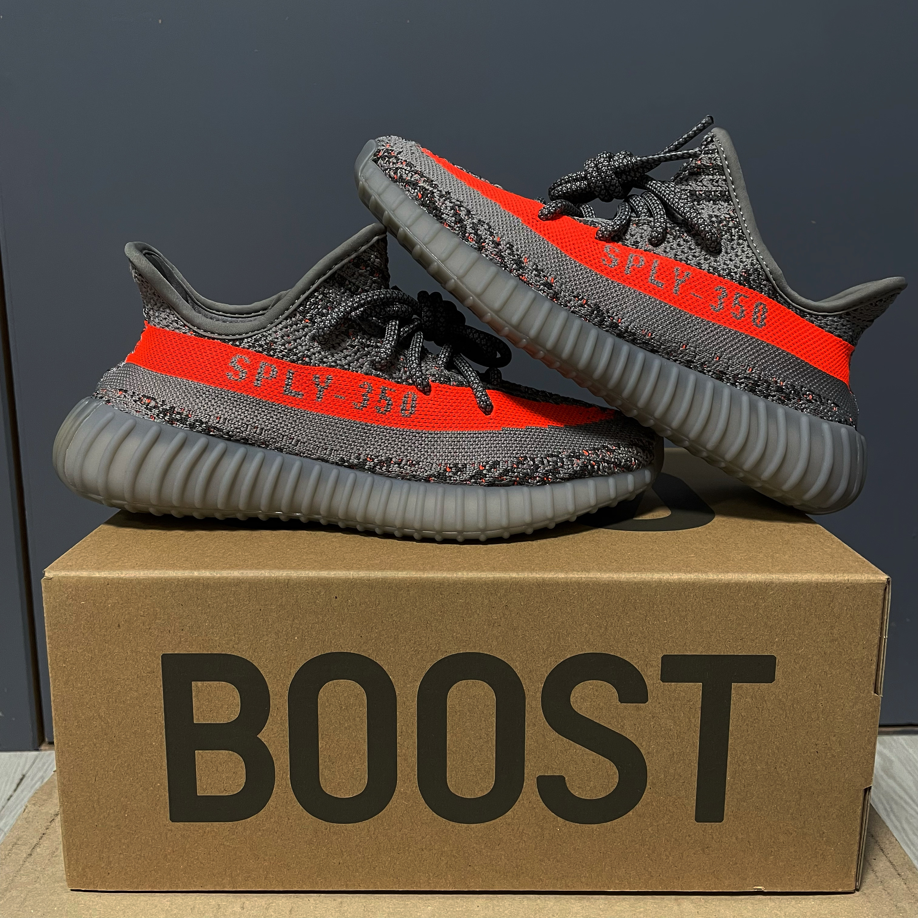 Adidas Yeezy Boost 350 V2 Beluga - Reflective 착용 스타일