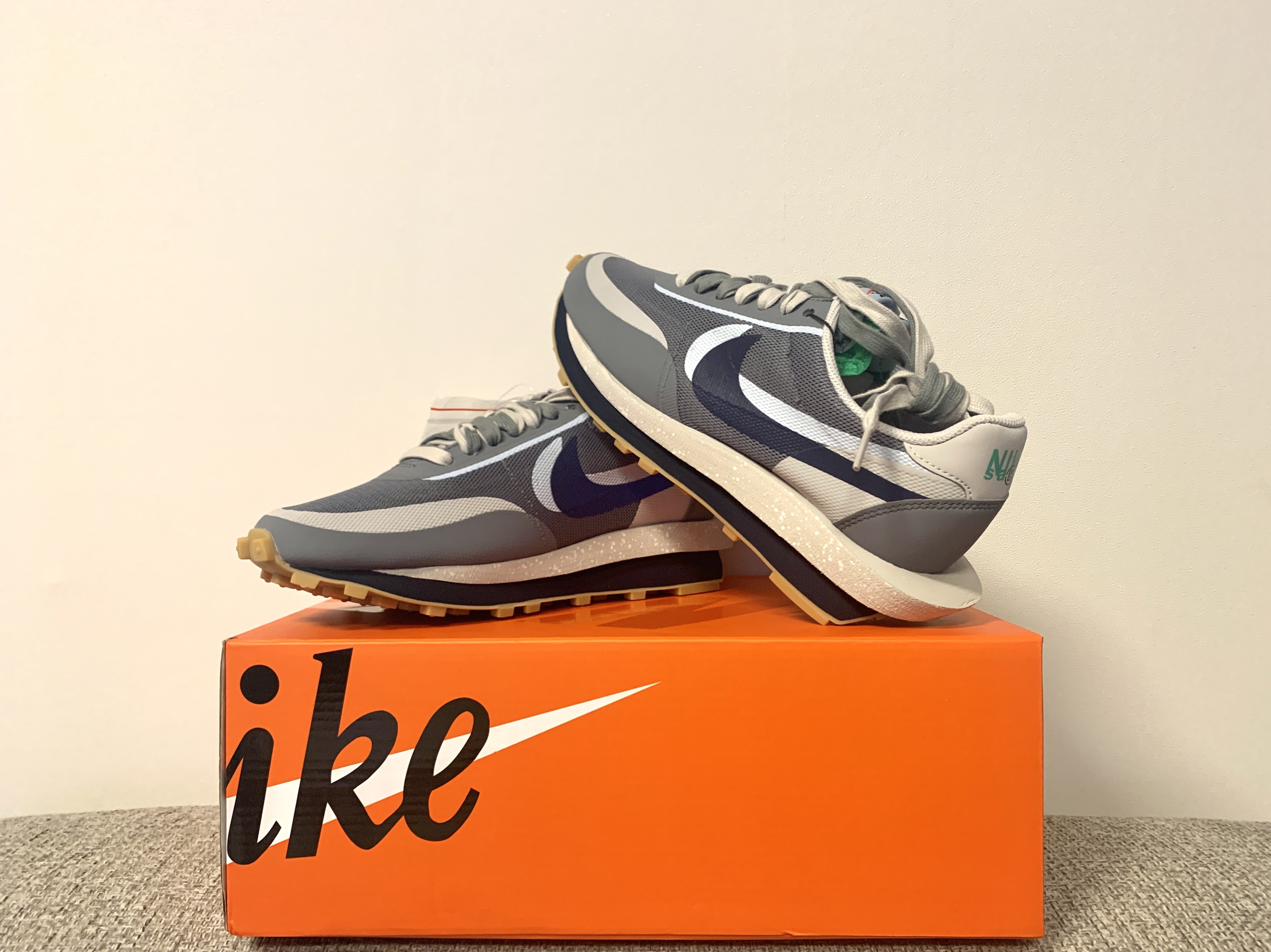Nike x Sacai x Clot LDWaffle Cool Grey 착용 스타일 - 2