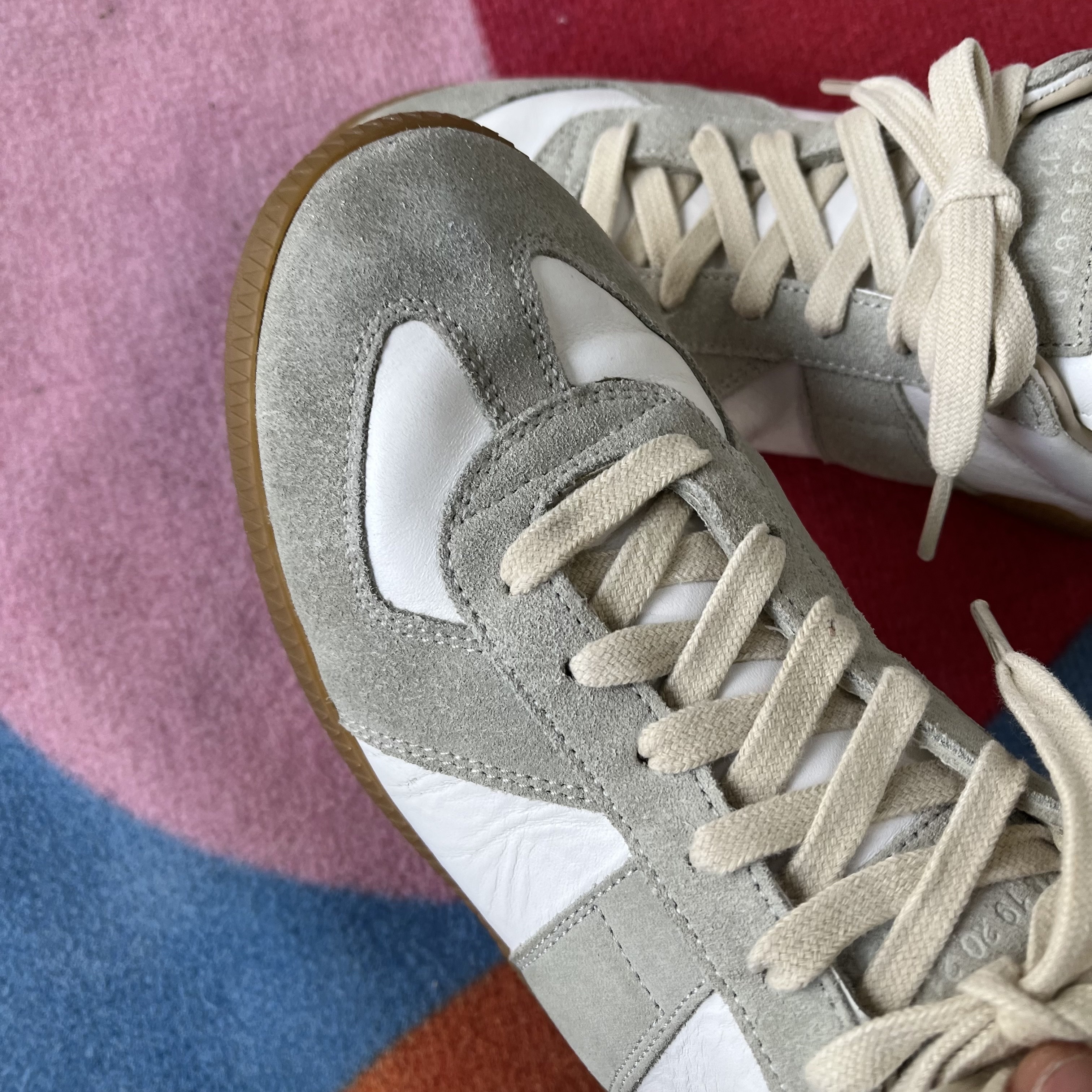Maison Margiela Calfskin Replica Sneakers 착용 스타일 - 3