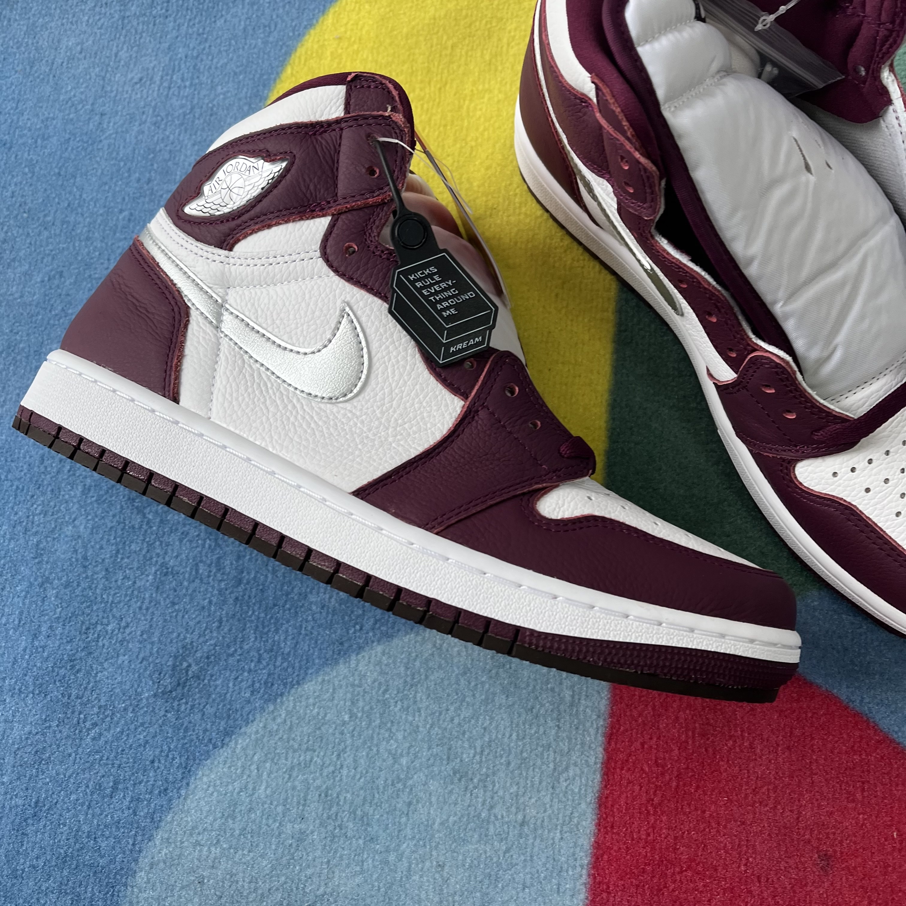Jordan 1 Retro High OG Bordeaux 착용 스타일 - 4