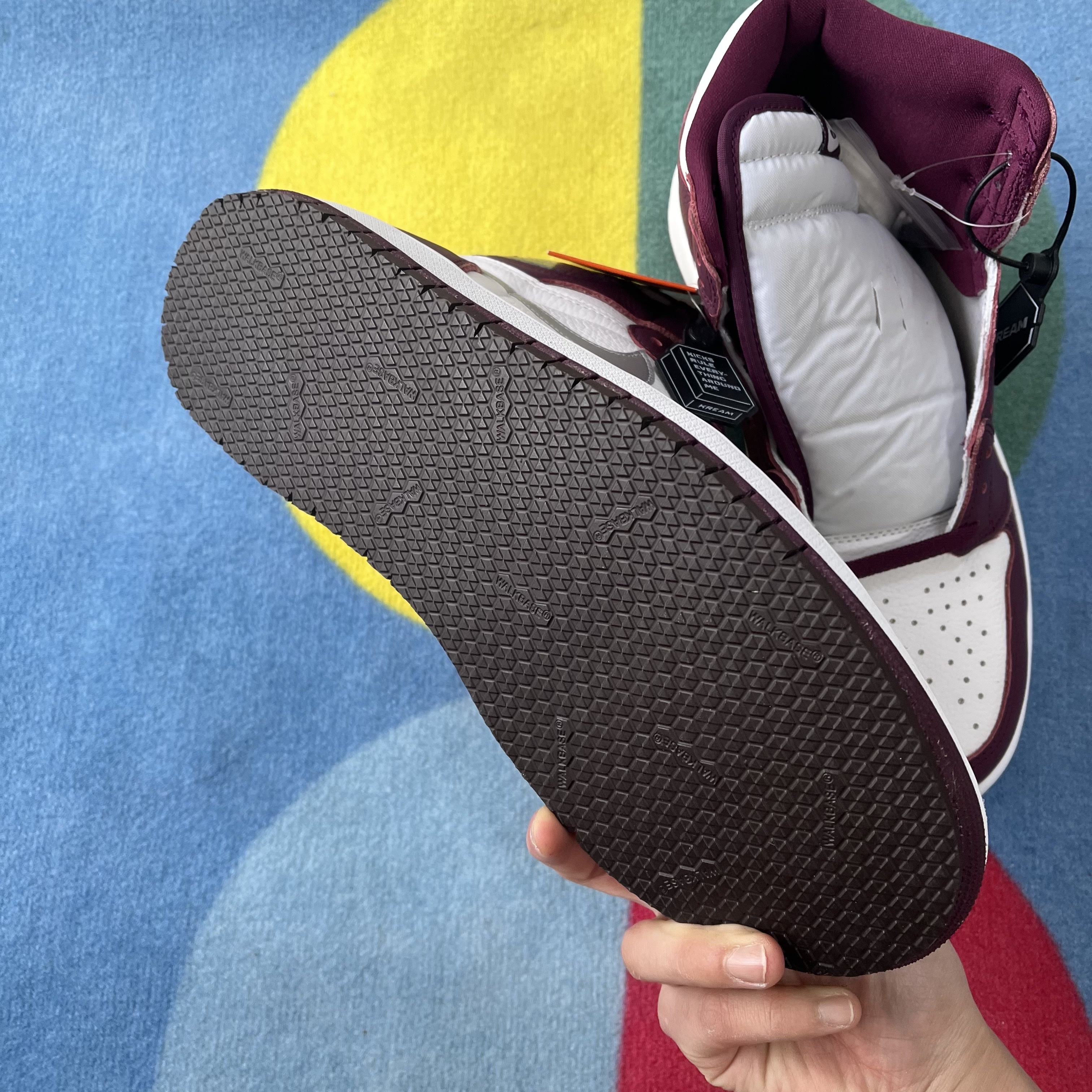 Jordan 1 Retro High OG Bordeaux 착용 스타일 - 1