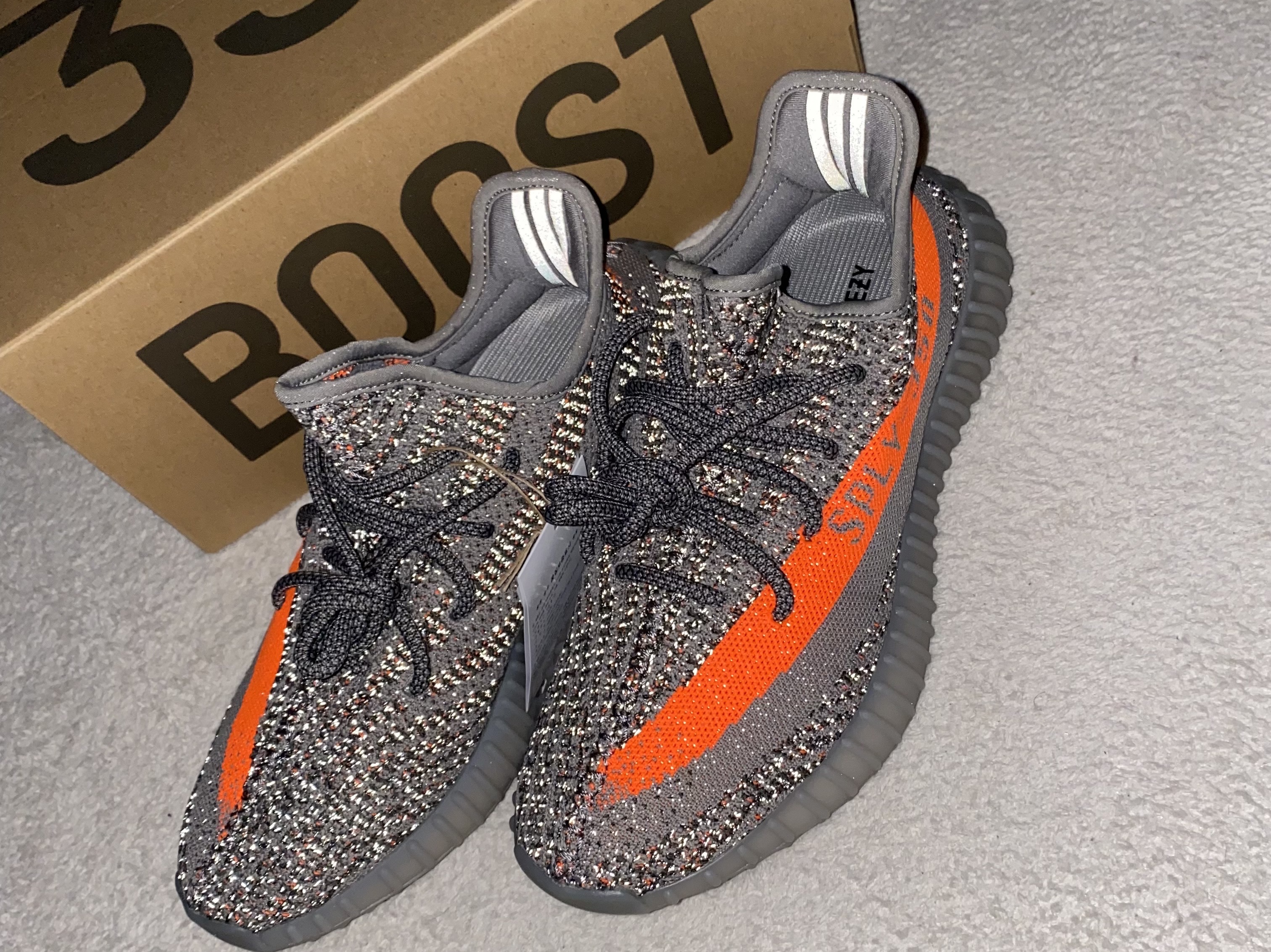 Adidas Yeezy Boost 350 V2 Beluga - Reflective 착용 스타일 - 4