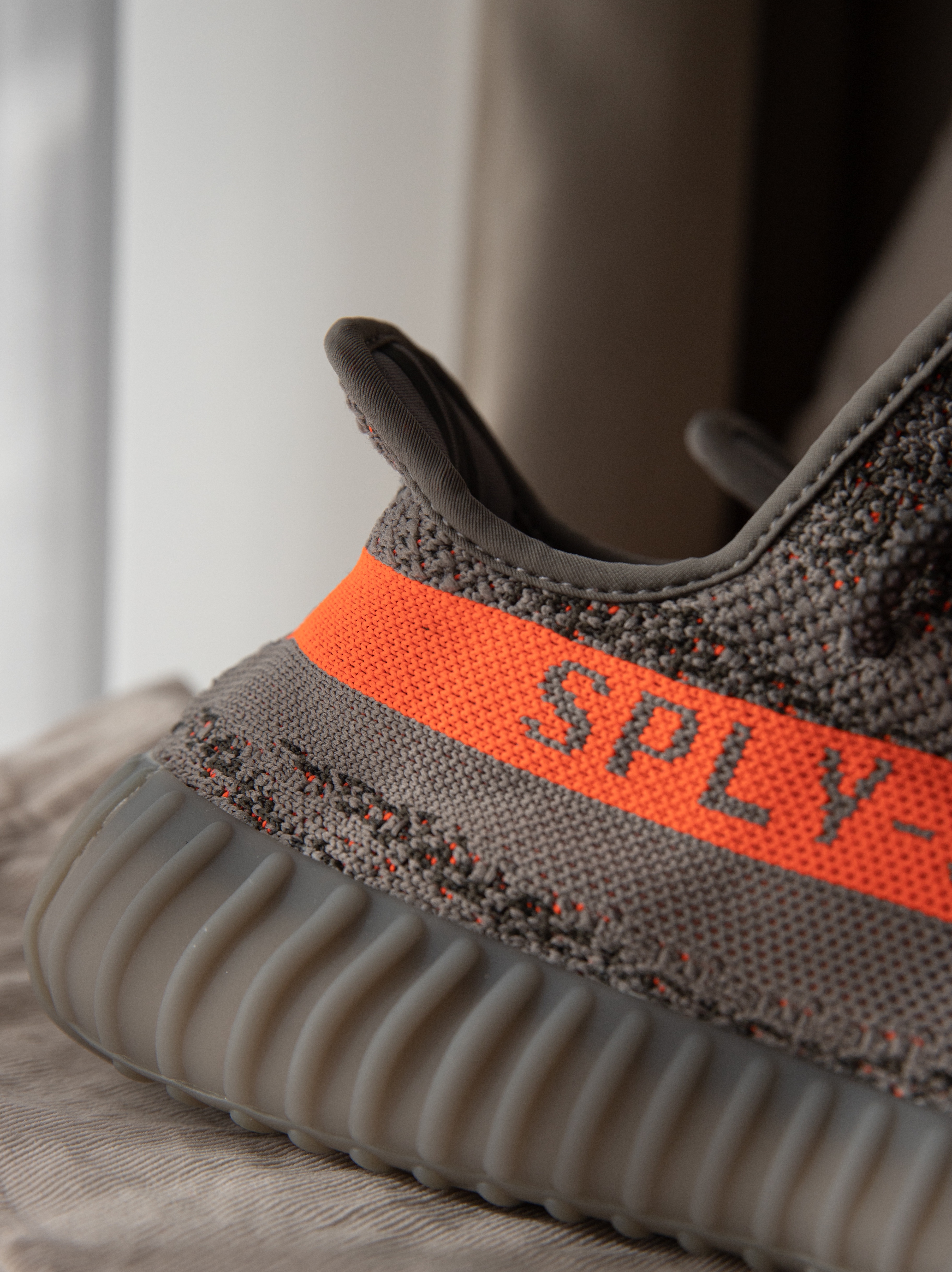 Adidas Yeezy Boost 350 V2 Beluga - Reflective 착용 스타일 - 4
