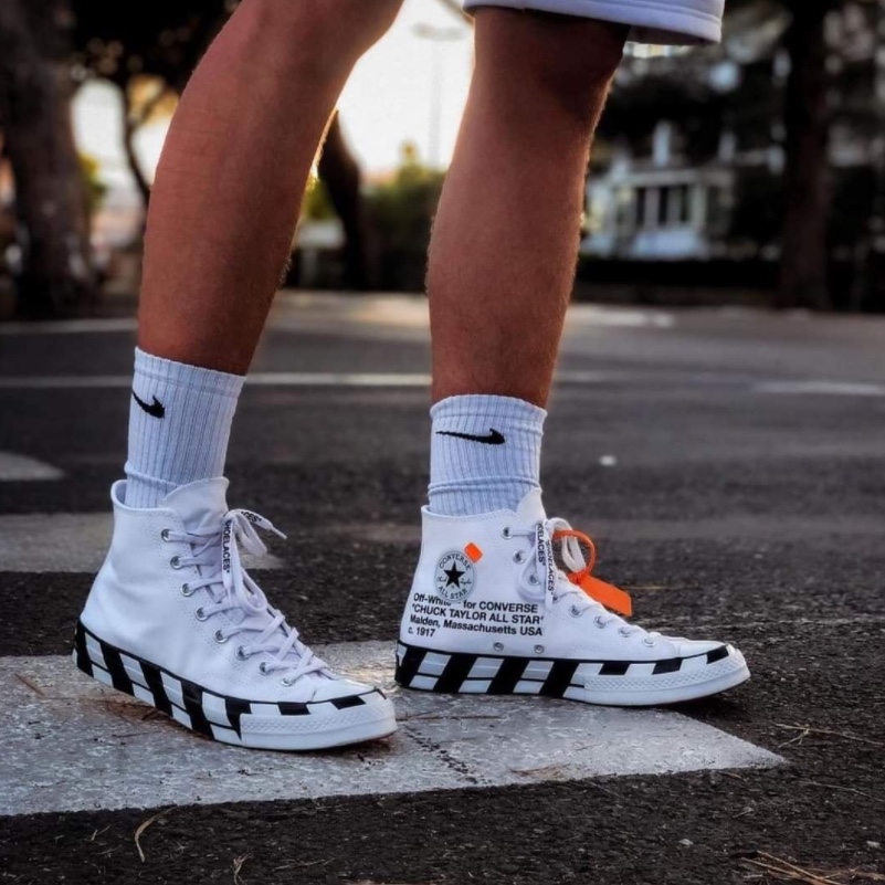 Converse x Off-White Chuck 70 High V2 2021 착용 스타일 - 2