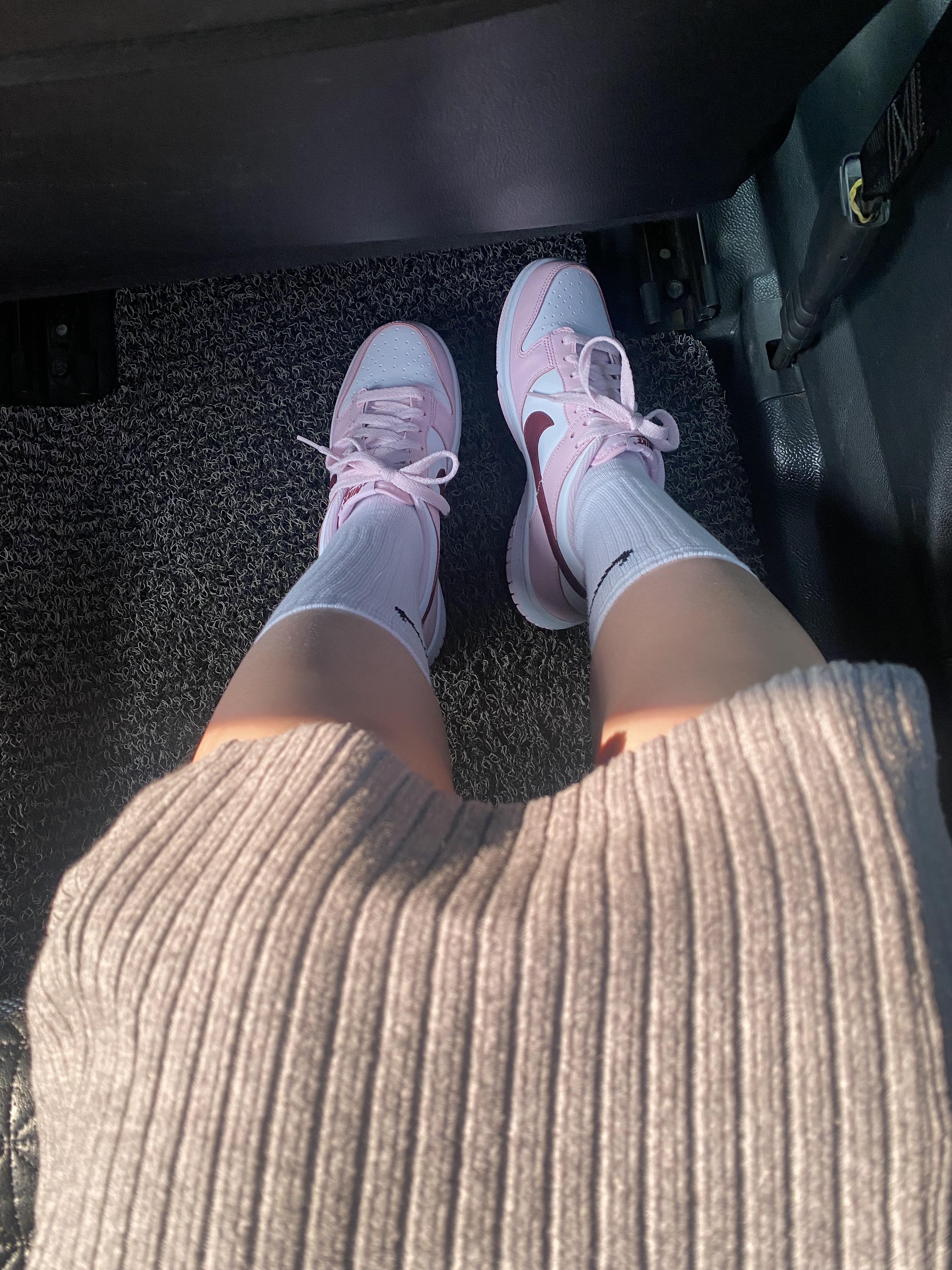(GS) Nike Dunk Low Pink Foam 착용 스타일