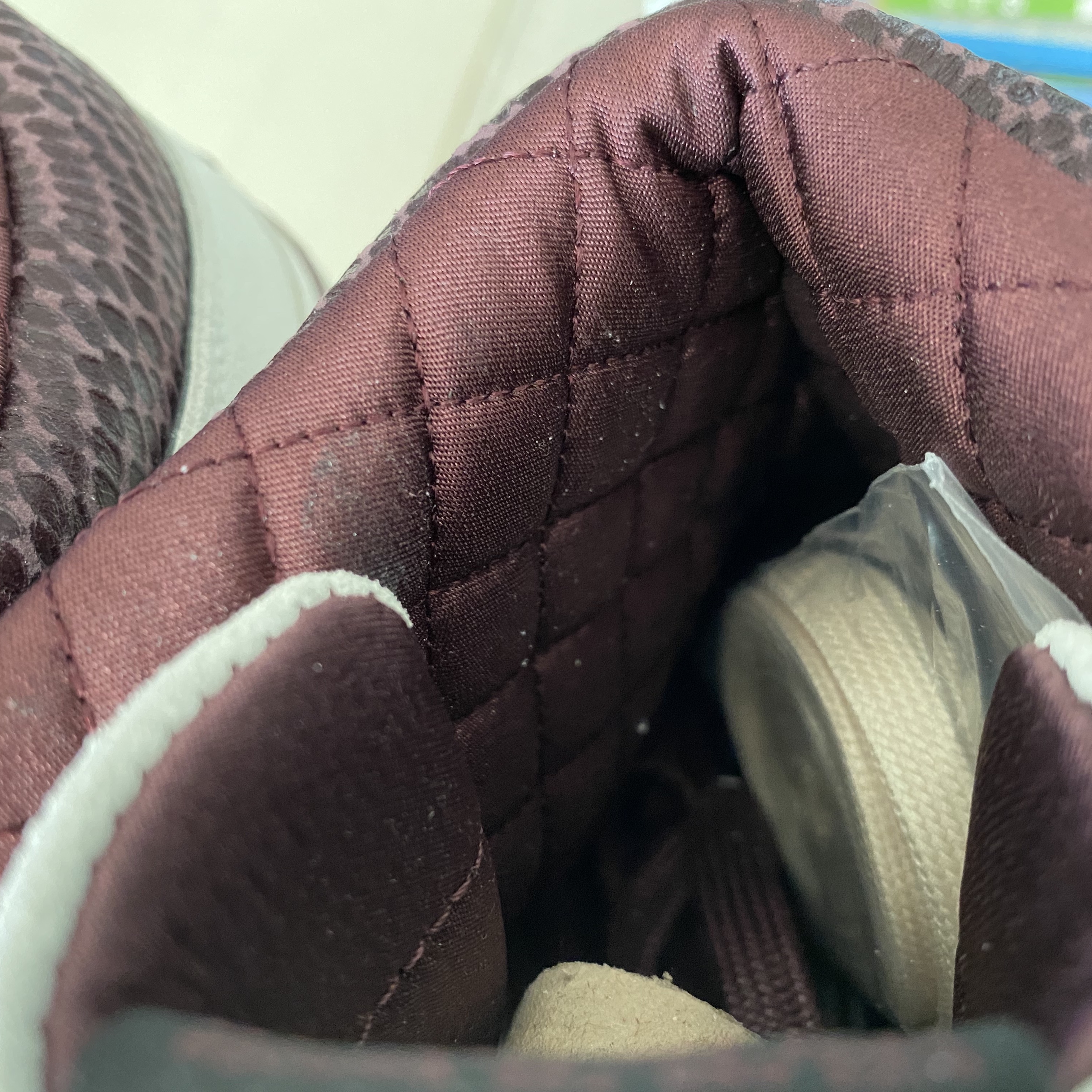 Jordan 1 x A Ma Maniere Retro High OG SP Sail and Burgundy 착용 스타일 - 4