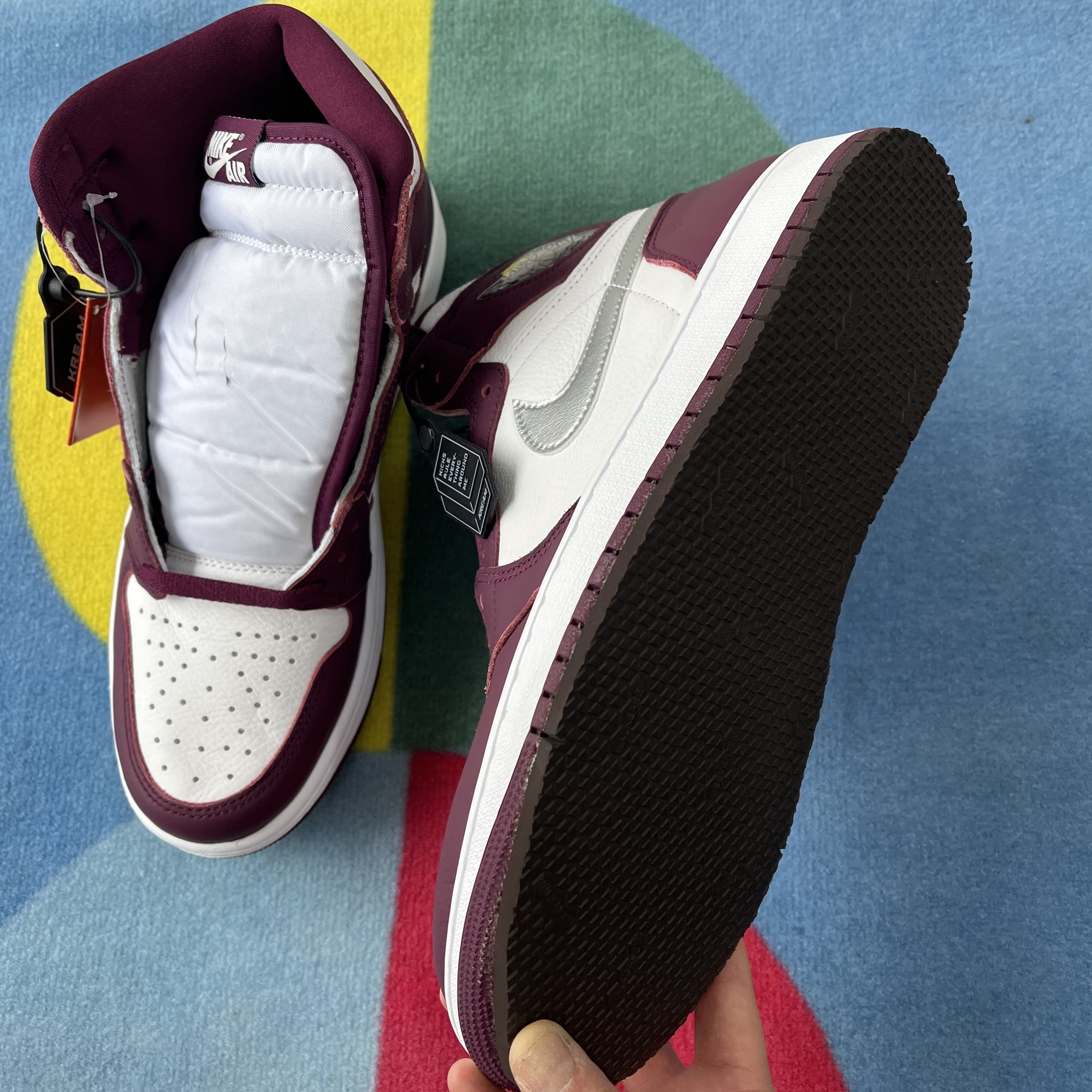 Jordan 1 Retro High OG Bordeaux 착용 스타일 - 3