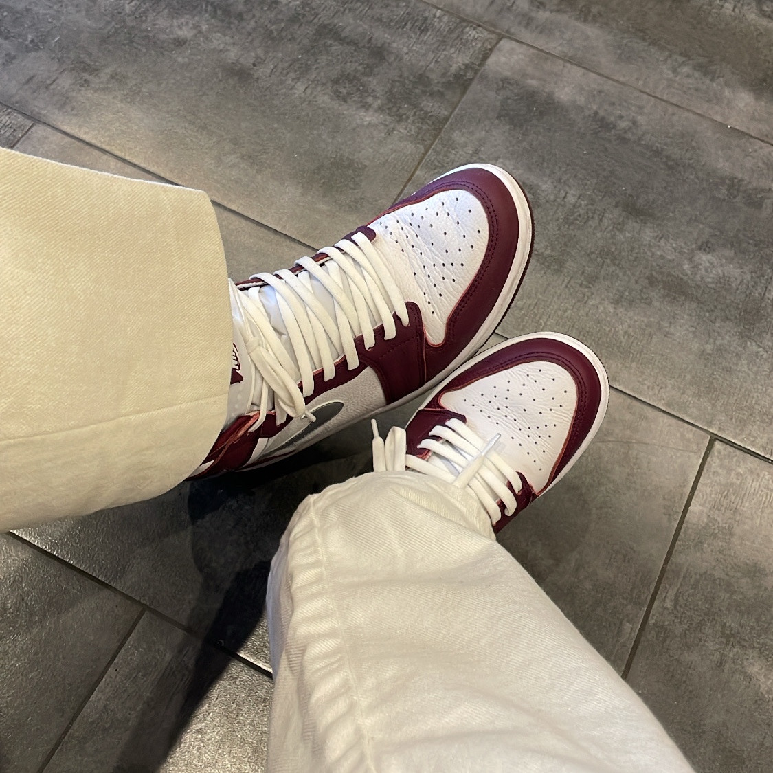 Jordan 1 Retro High OG Bordeaux, (GS) Jordan 1 Retro High OG Bordeaux 착용 스타일