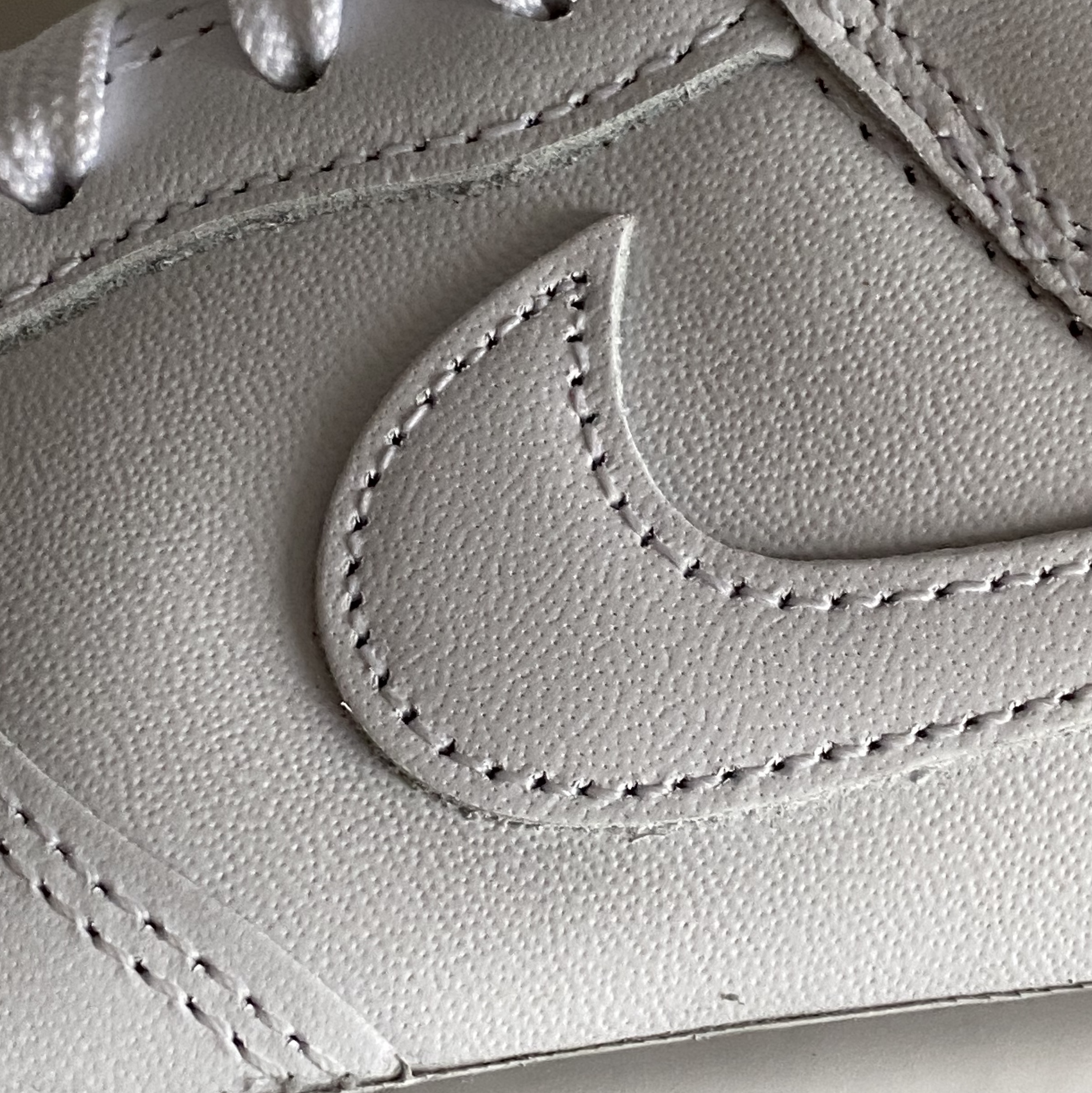 (W) Nike Dunk Low Triple White 착용 스타일 - 2