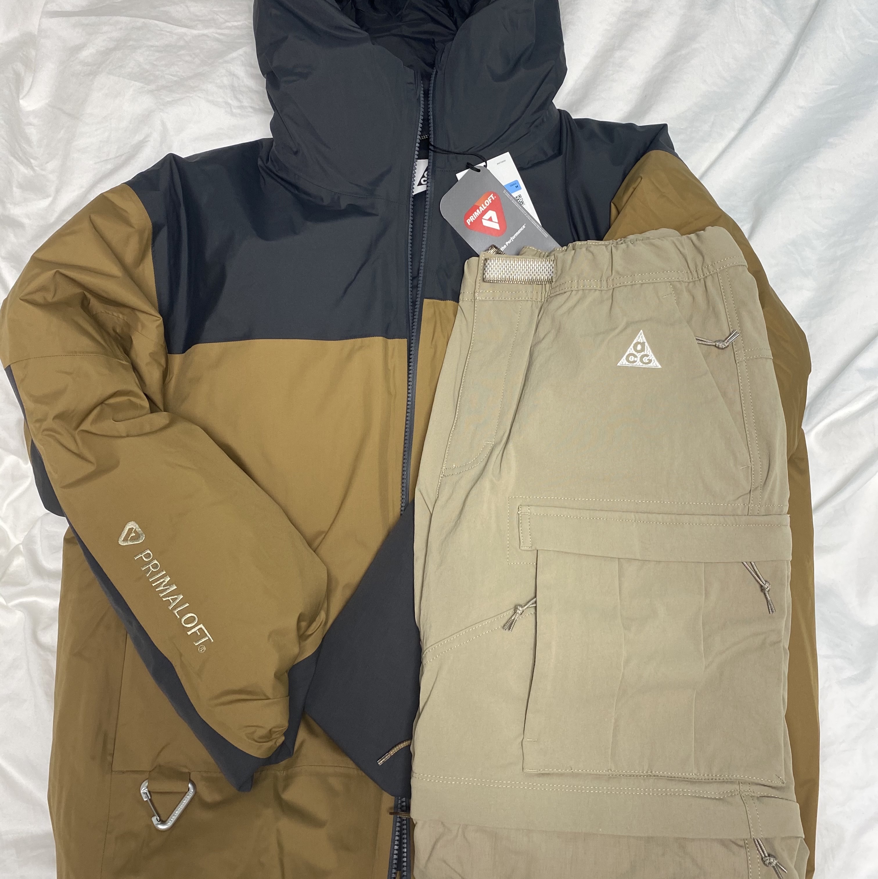 Nike ACG 4th Horseman Puffer Jacket Anthracite Beige - US/EU 착용 스타일 - 4