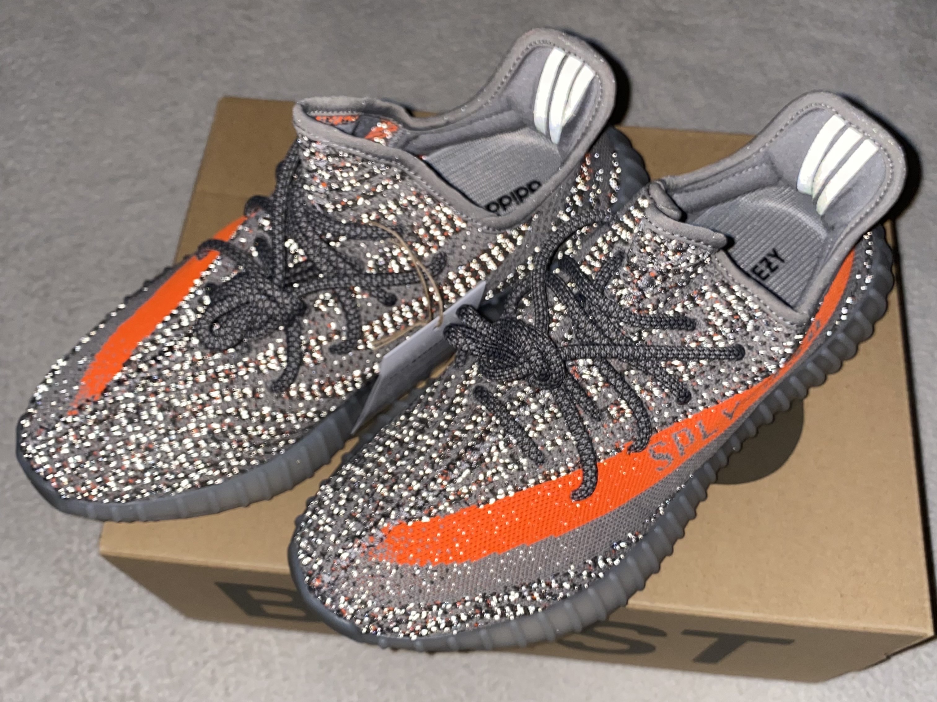 Adidas Yeezy Boost 350 V2 Beluga - Reflective 착용 스타일 - 2