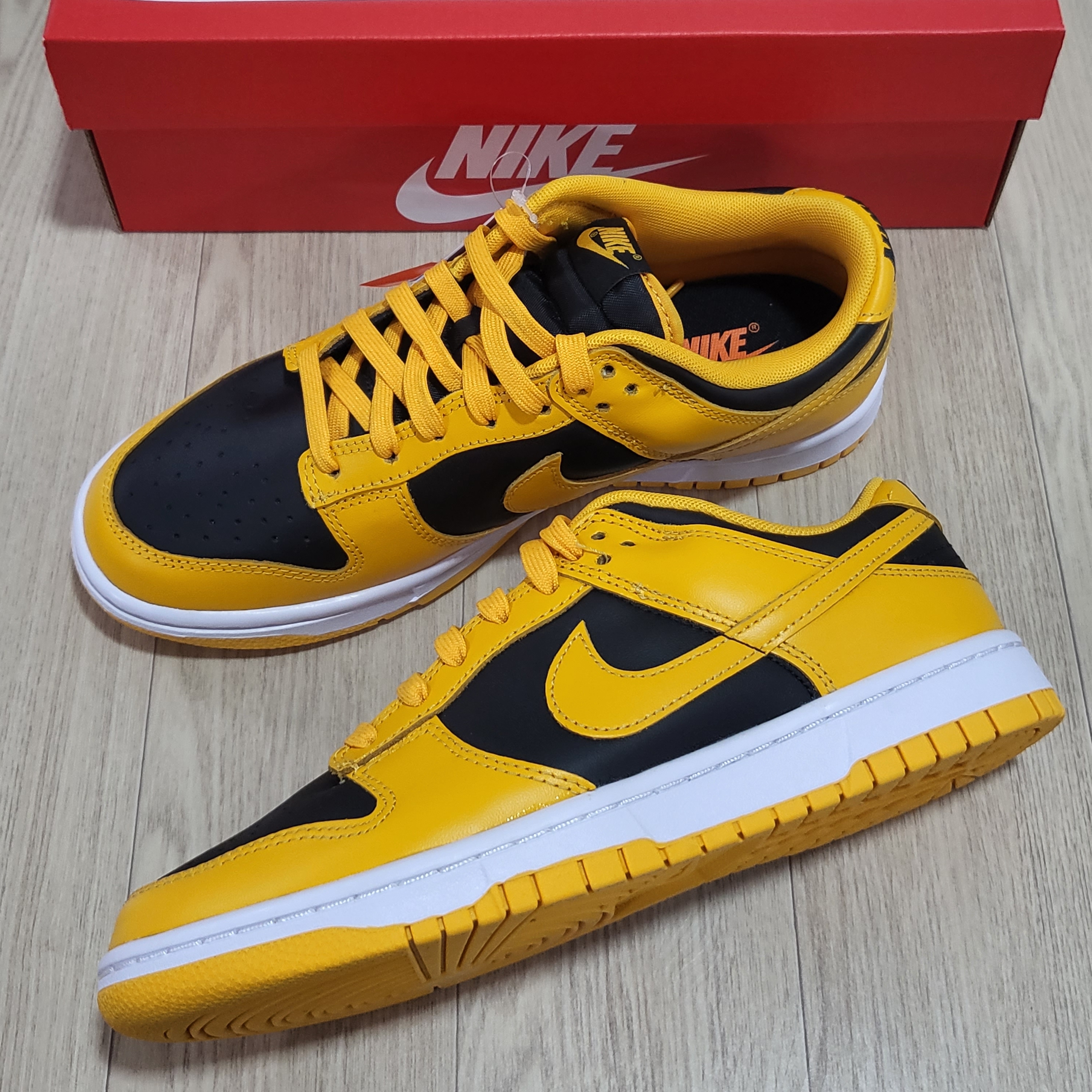 Nike Dunk Low Retro Championship Goldenrod 착용 스타일