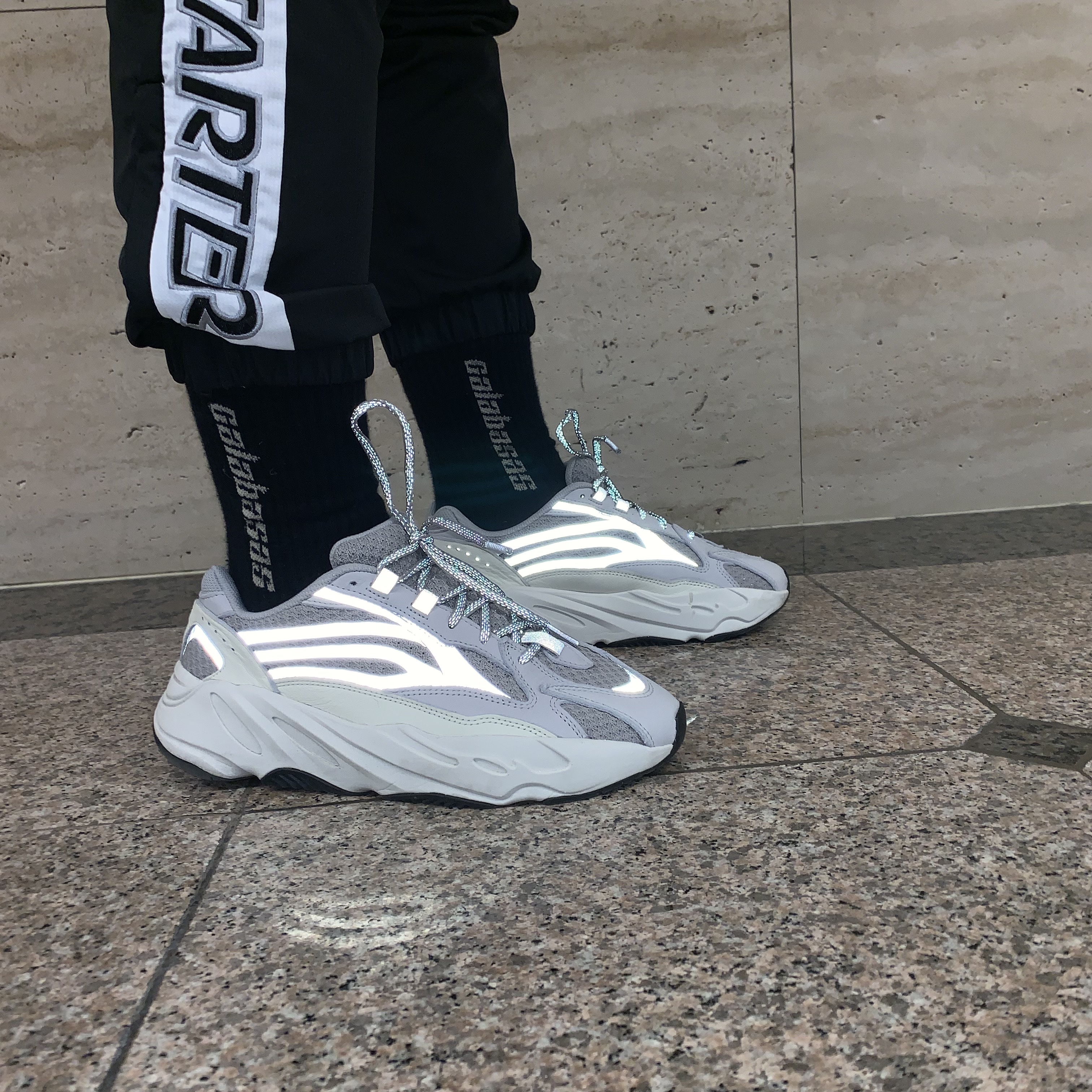 Adidas Yeezy Boost 700 V2 Static 2018 착용 스타일