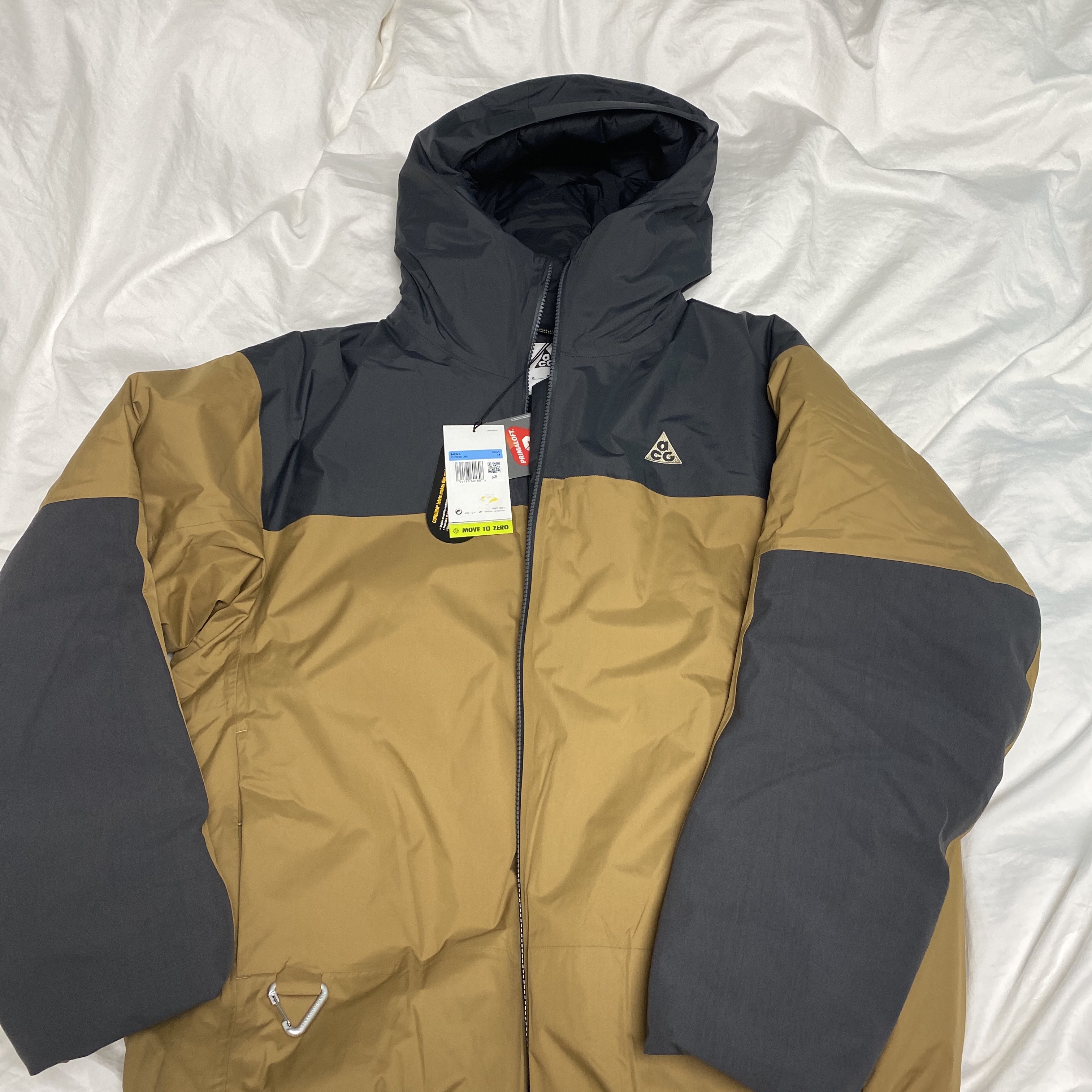 Nike ACG 4th Horseman Puffer Jacket Anthracite Beige - US/EU 착용 스타일 - 3