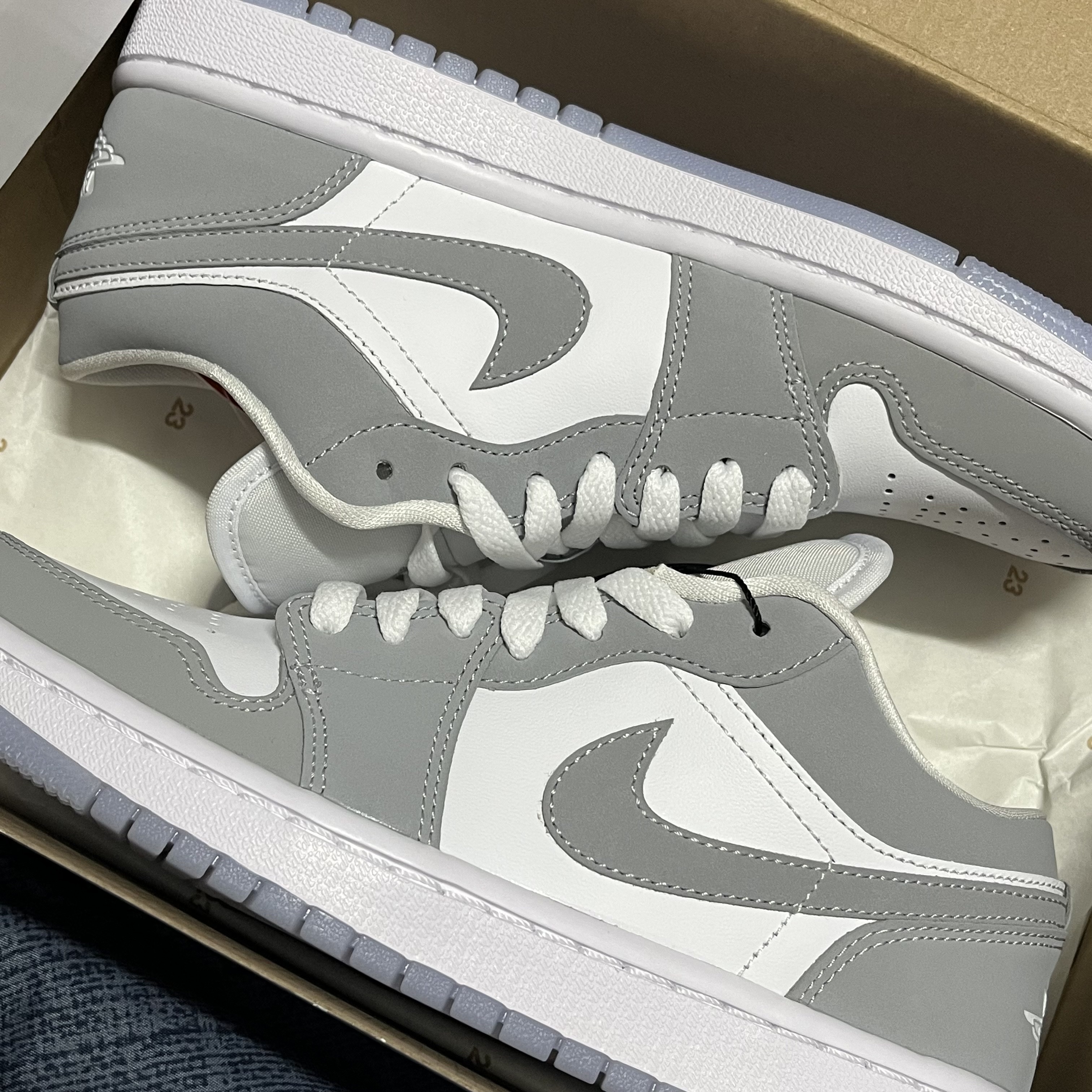 (W) Jordan 1 Low White Wolf Grey 착용 스타일