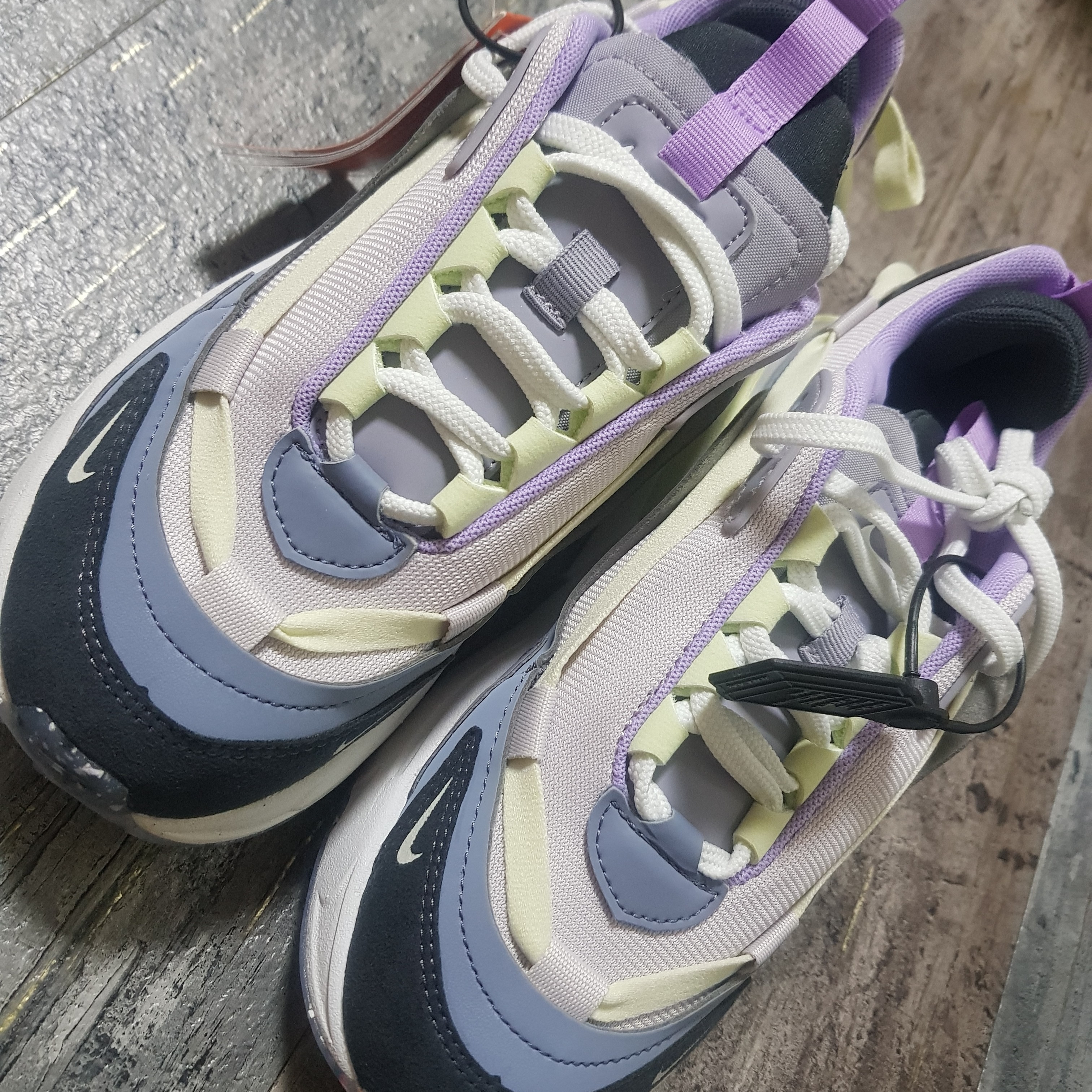 (W) Nike Air Max Furyosa Ashen Slate 착용 스타일 - 1