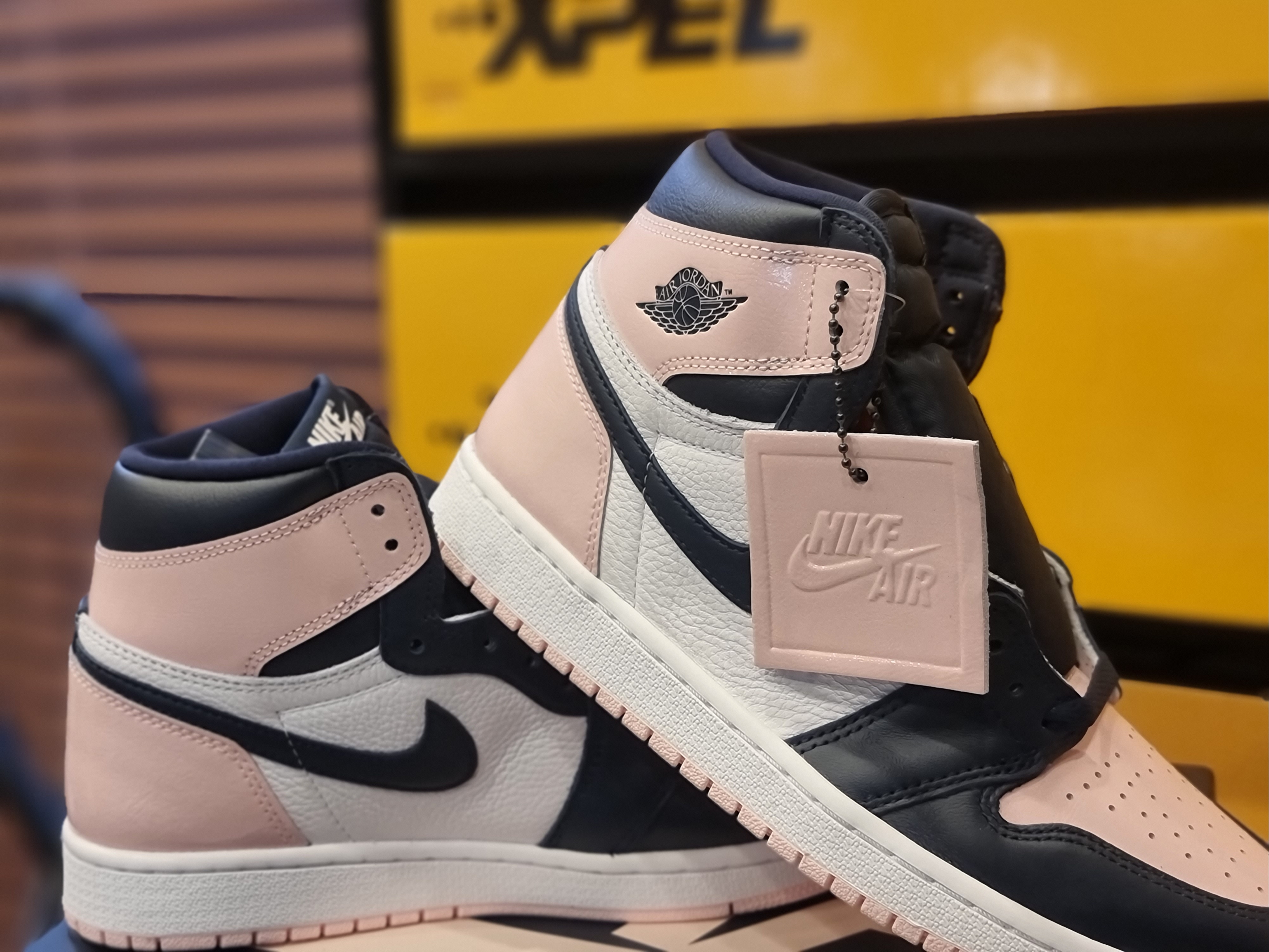 (W) Jordan 1 Retro High OG Atmosphere 착용 스타일 - 2