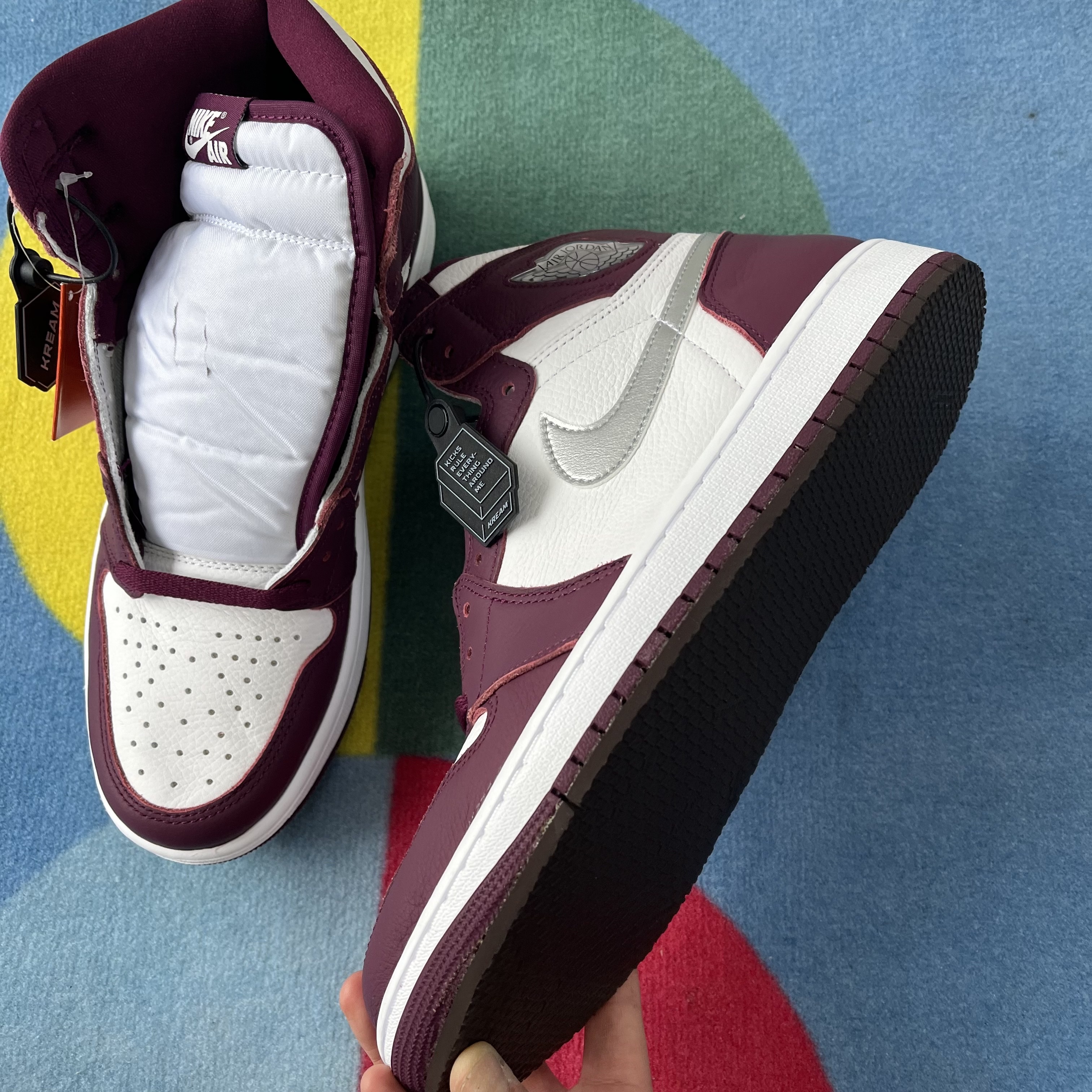 Jordan 1 Retro High OG Bordeaux 착용 스타일 - 2