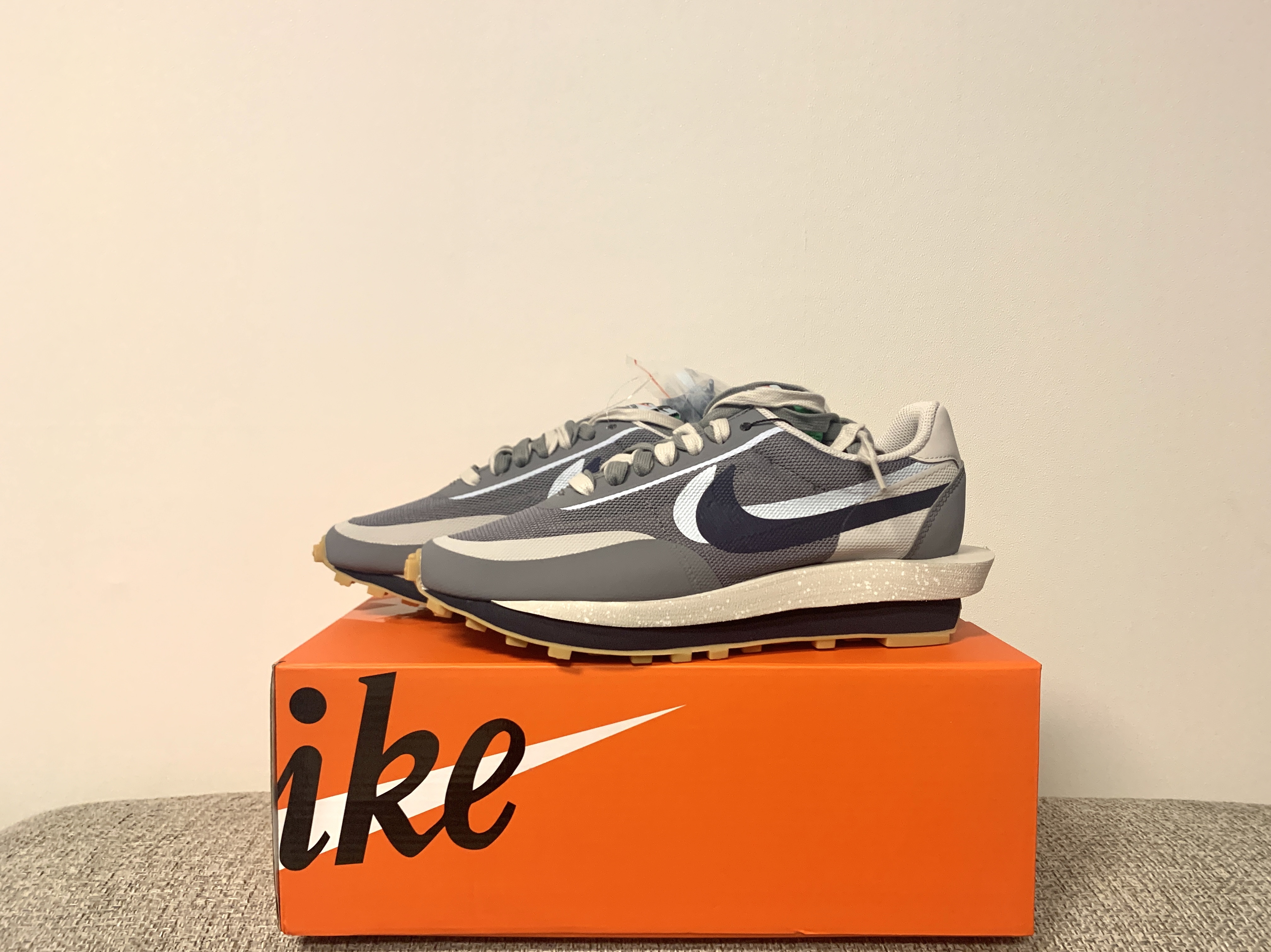 Nike x Sacai x Clot LDWaffle Cool Grey 착용 스타일 - 1