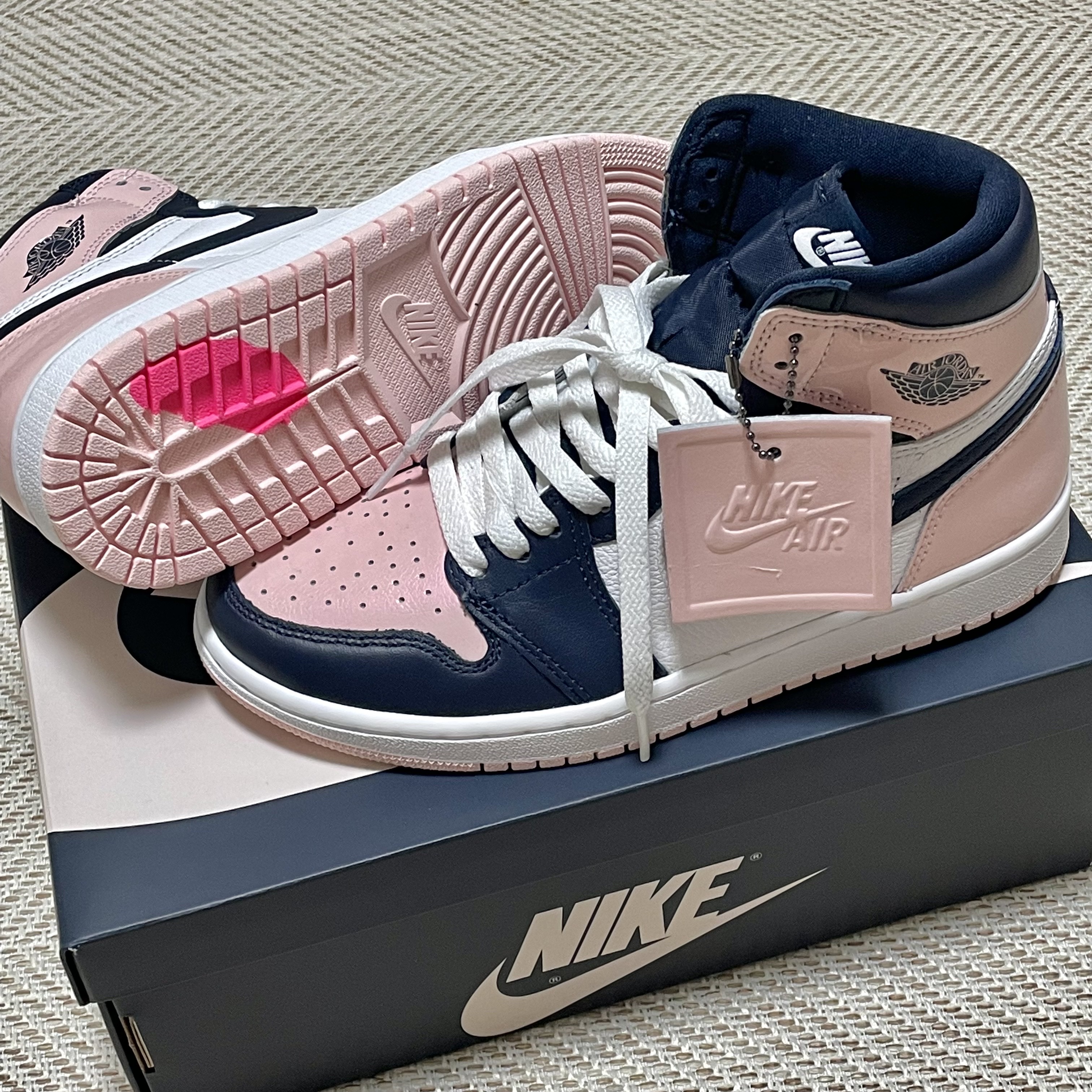 (W) Jordan 1 Retro High OG Atmosphere 착용 스타일