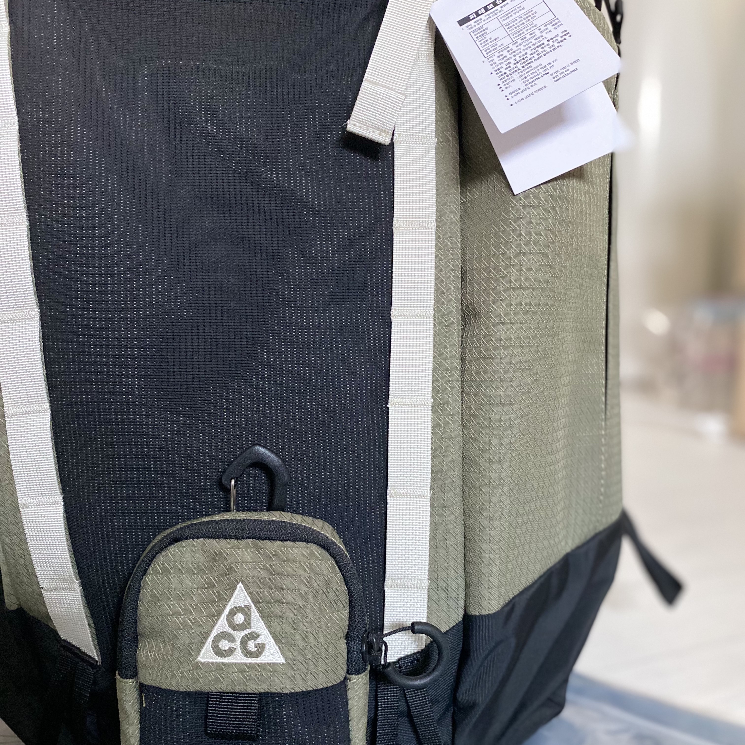 Nike ACG 36 Backpack Medium Olive 착용 스타일 - 5