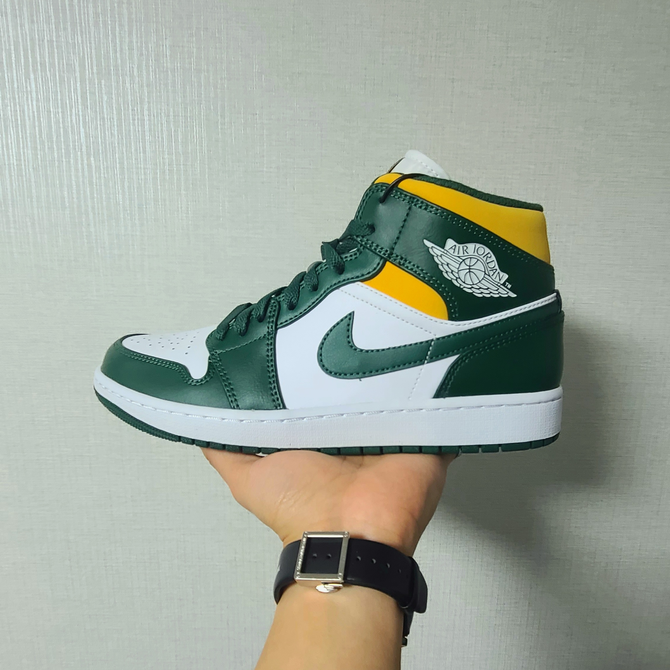 Jordan 1 Mid Sonics 2021 착용 스타일
