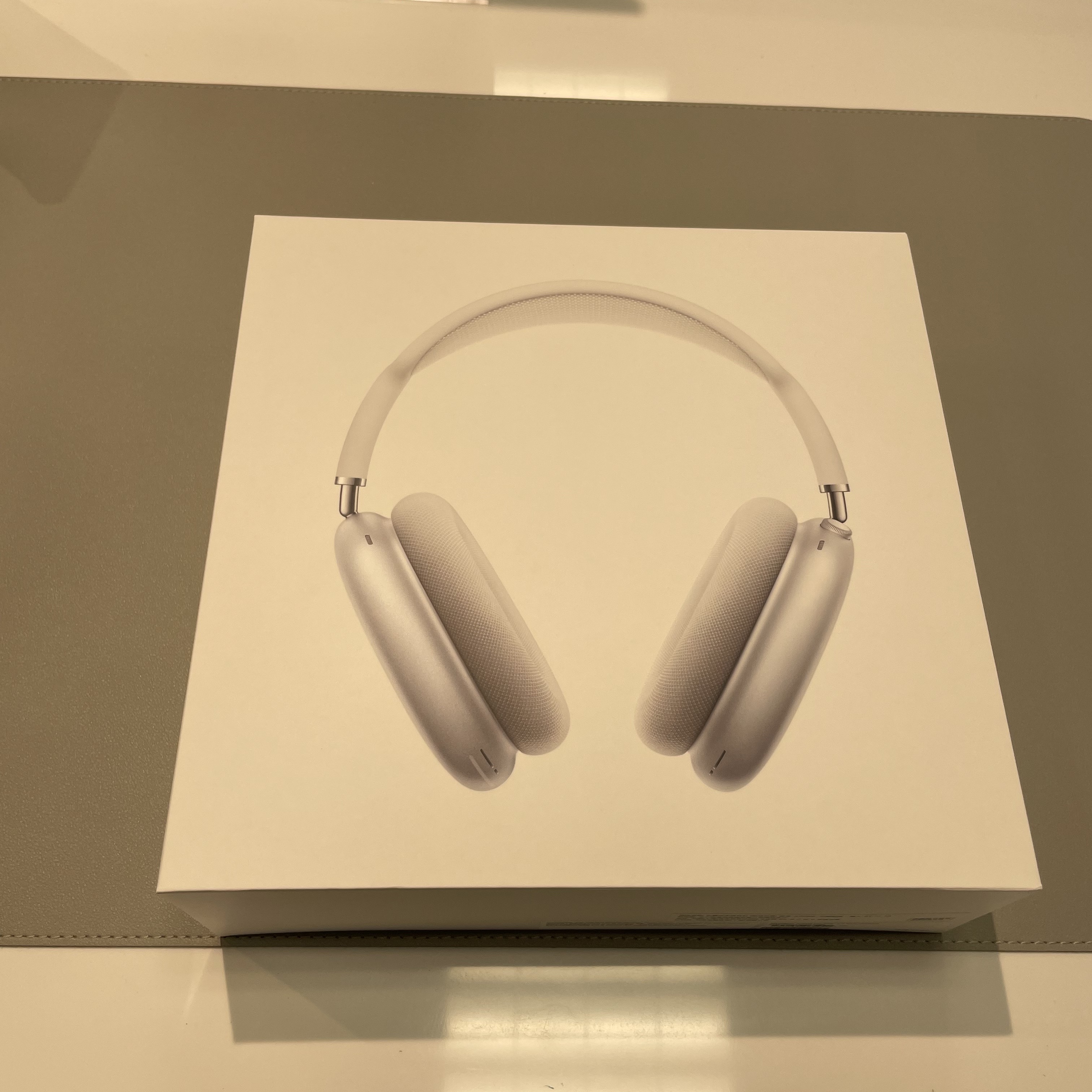 Apple AirPods Max Lightning Silver (Korean Ver.) 착용 스타일 - 1