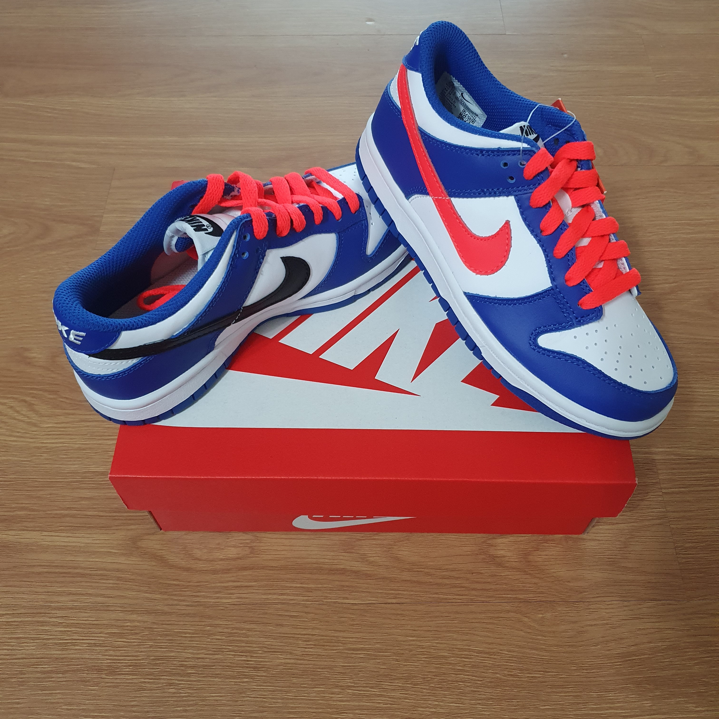 (GS) Nike Dunk Low Bright Crimson Game Royal 착용 스타일 - 2