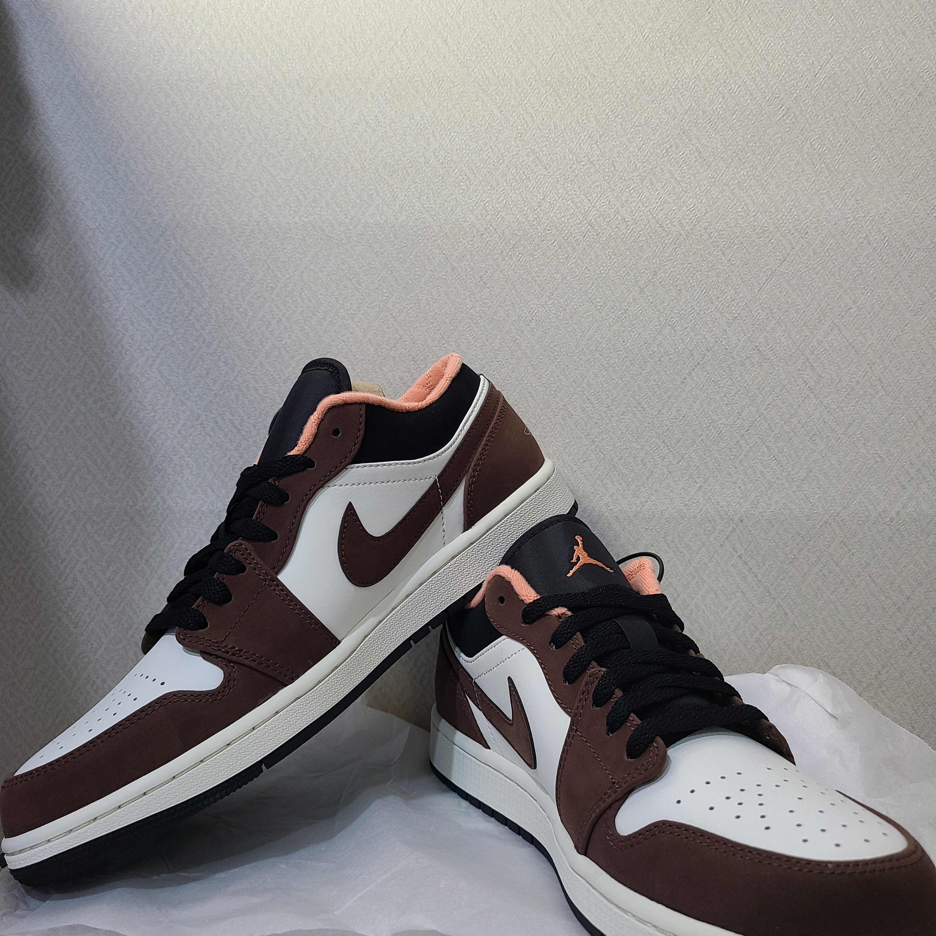 Jordan 1 Low SE Chocolate Bliss 착용 스타일