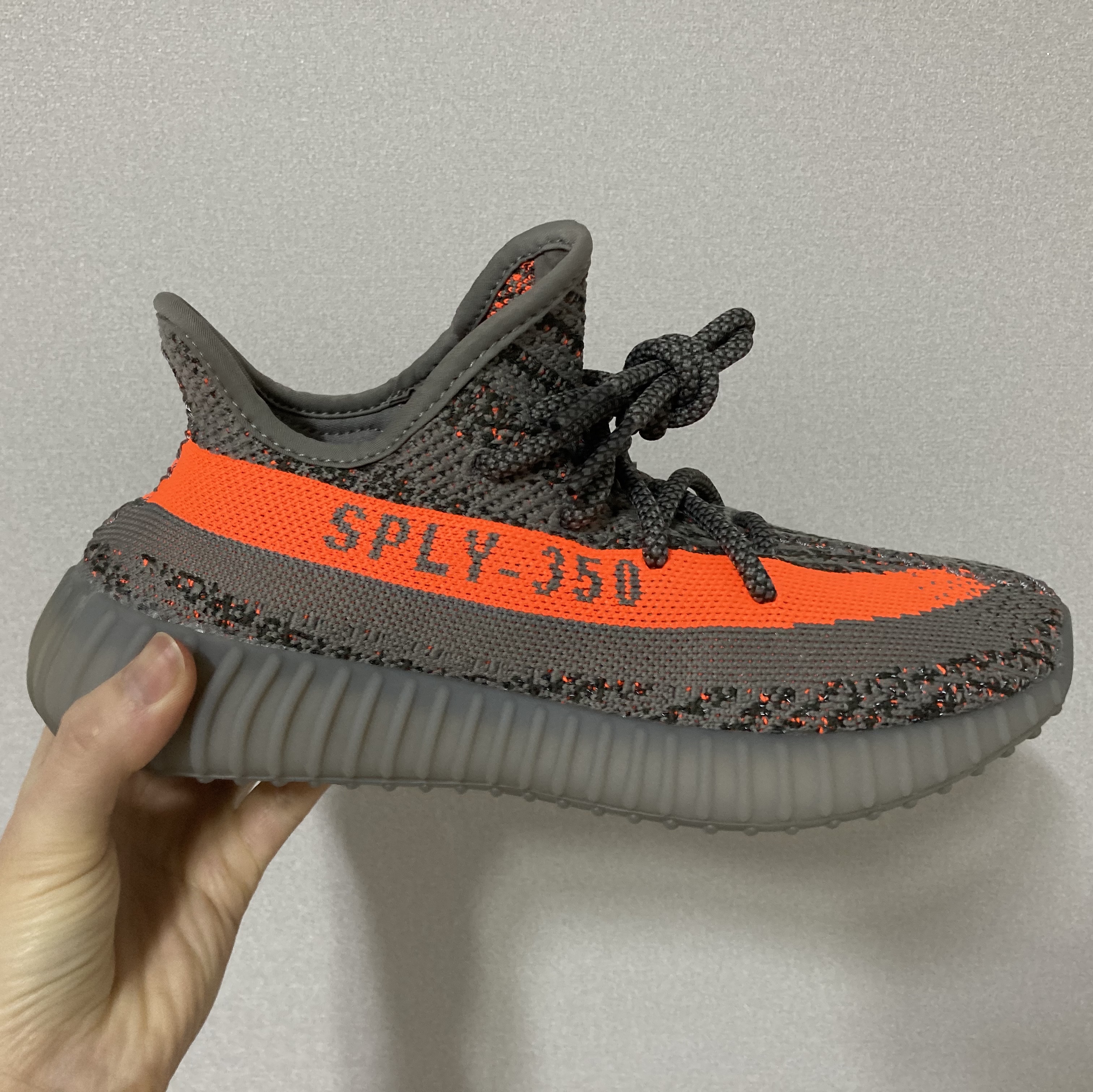 Adidas Yeezy Boost 350 V2 Beluga - Reflective 착용 스타일 - 2