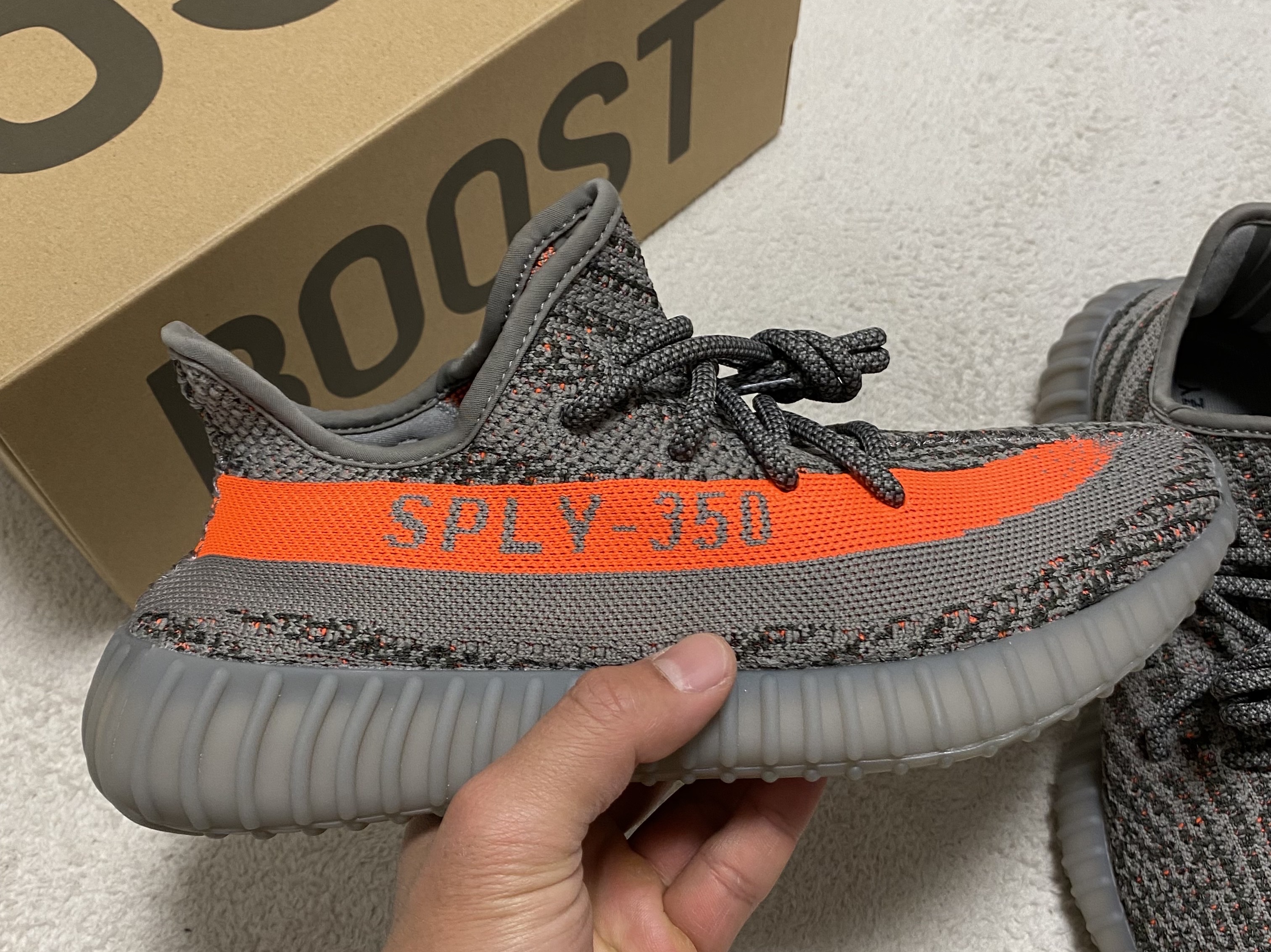 Adidas Yeezy Boost 350 V2 Beluga - Reflective 착용 스타일 - 1