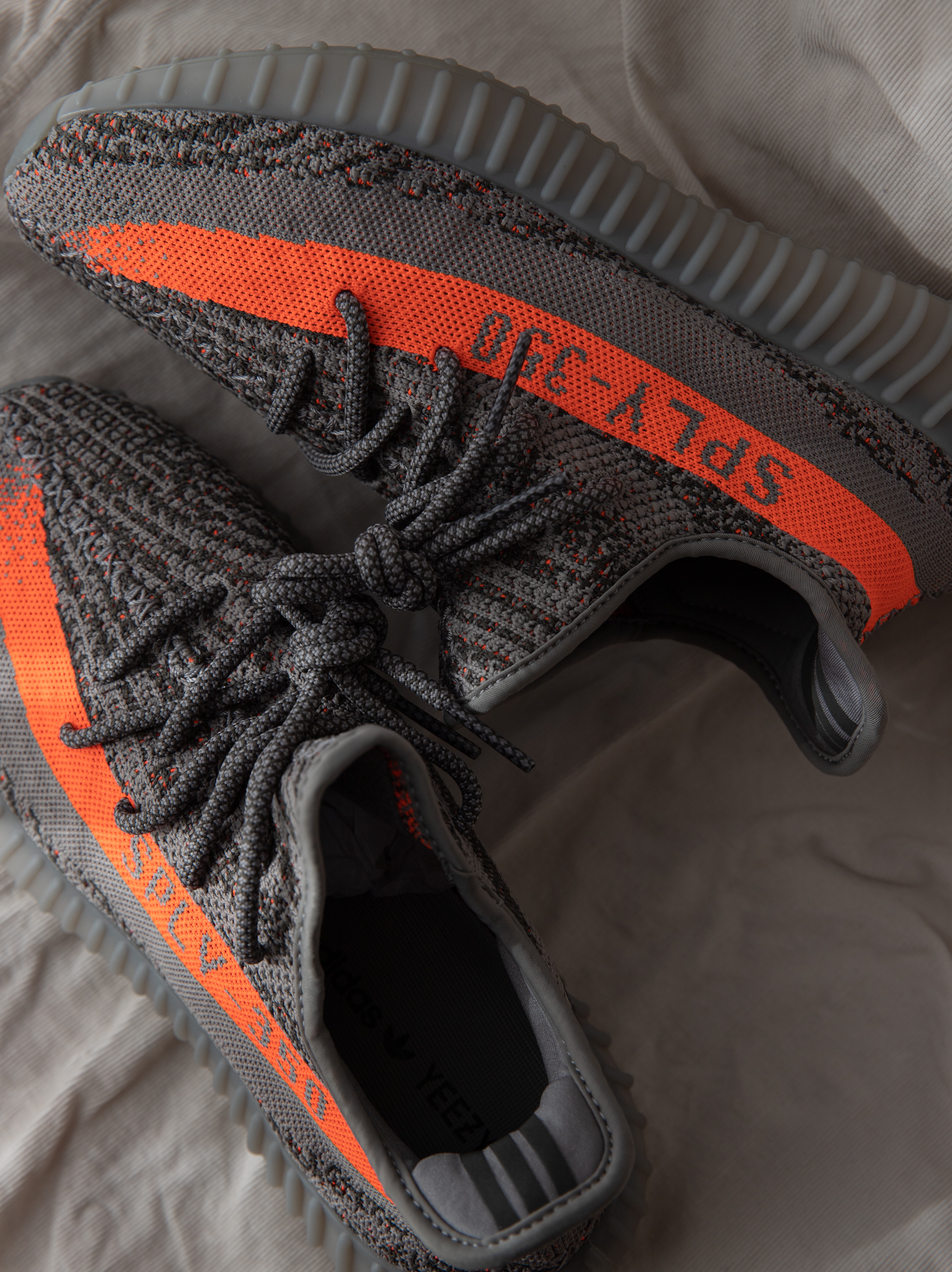 Adidas Yeezy Boost 350 V2 Beluga - Reflective 착용 스타일 - 3