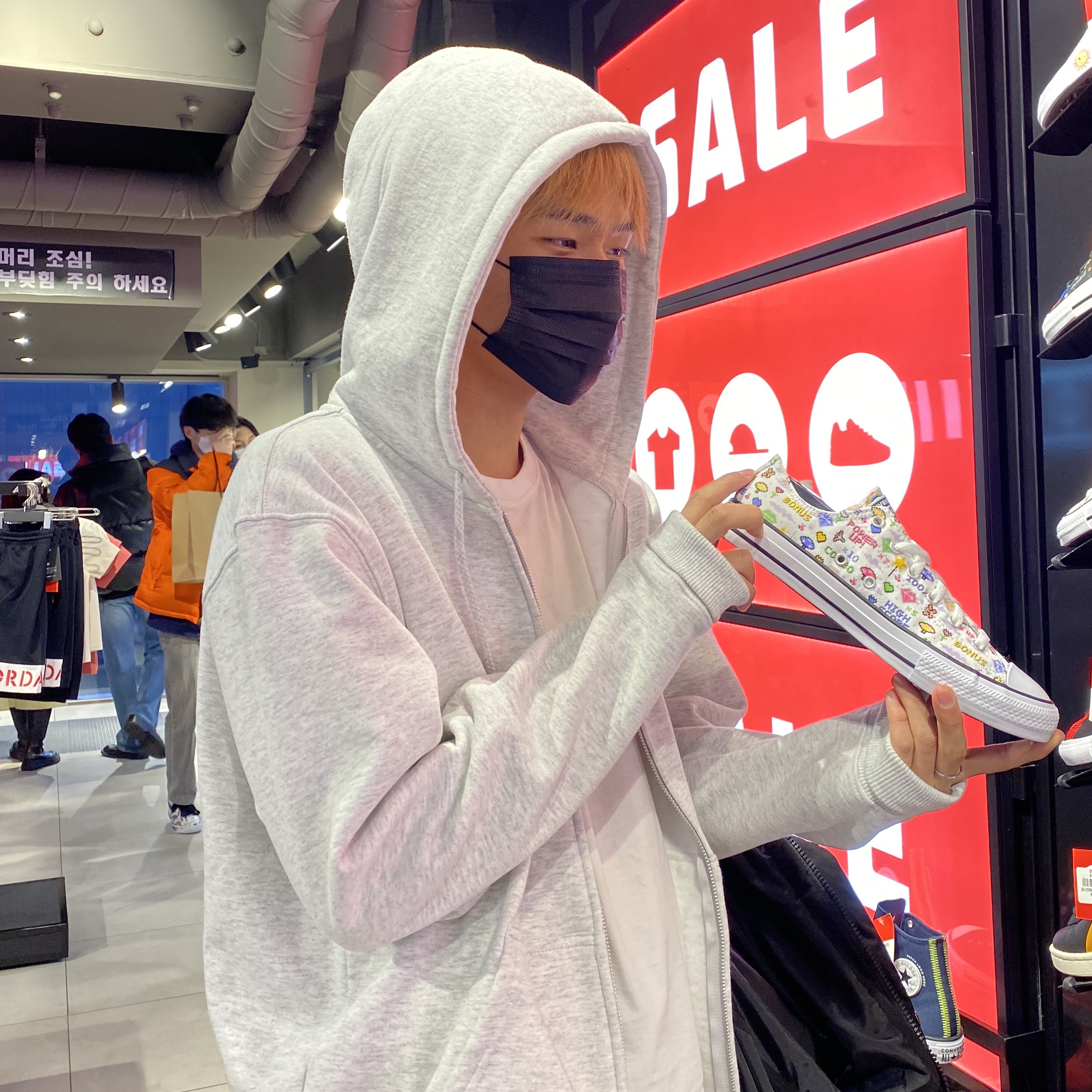 Stussy World Tour Zip Hoodie Ash Heather 2021 착용 스타일 - 1
