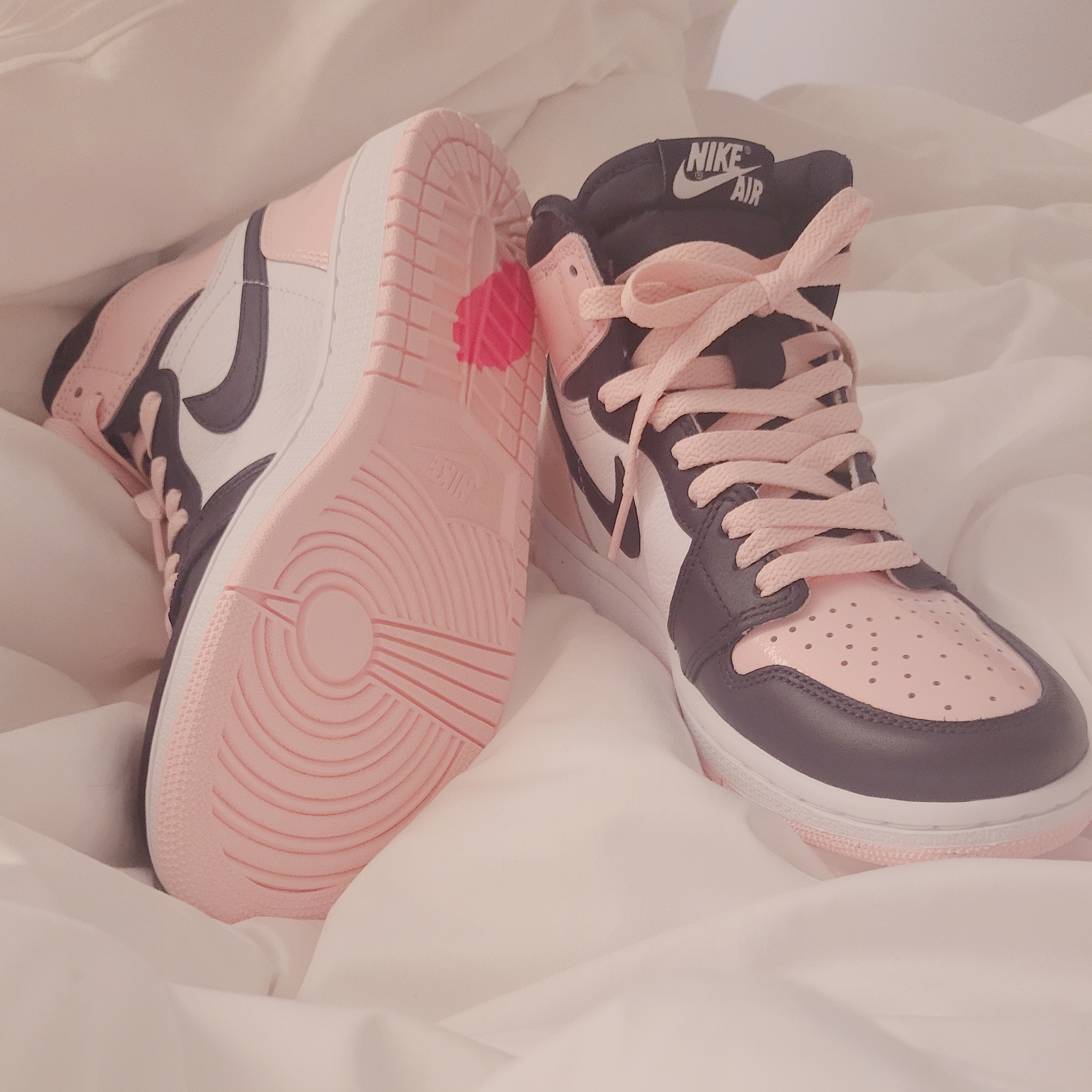 (W) Jordan 1 Retro High OG Atmosphere 착용 스타일