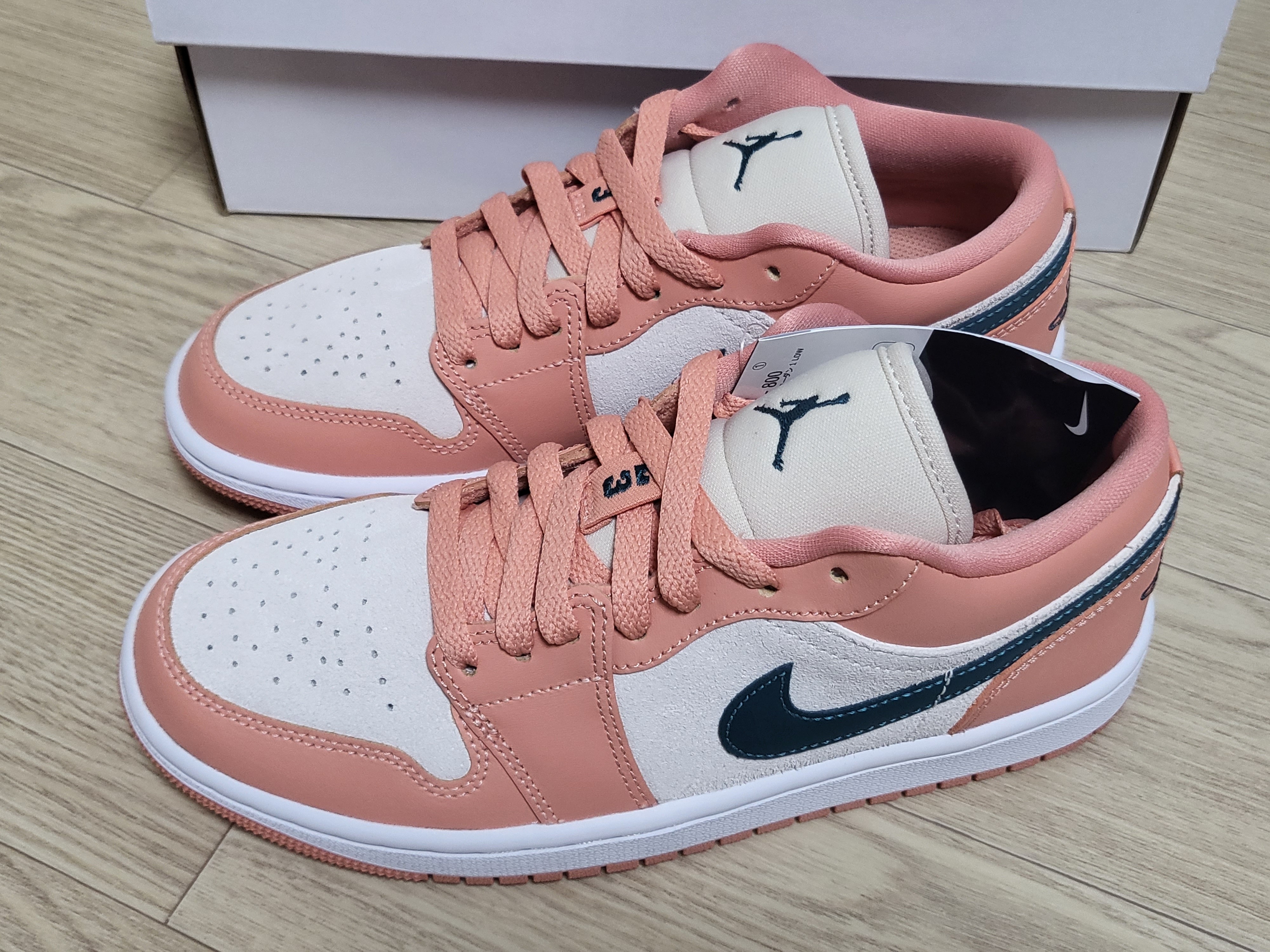 (W) Jordan 1 Low Light Madder Root 착용 스타일