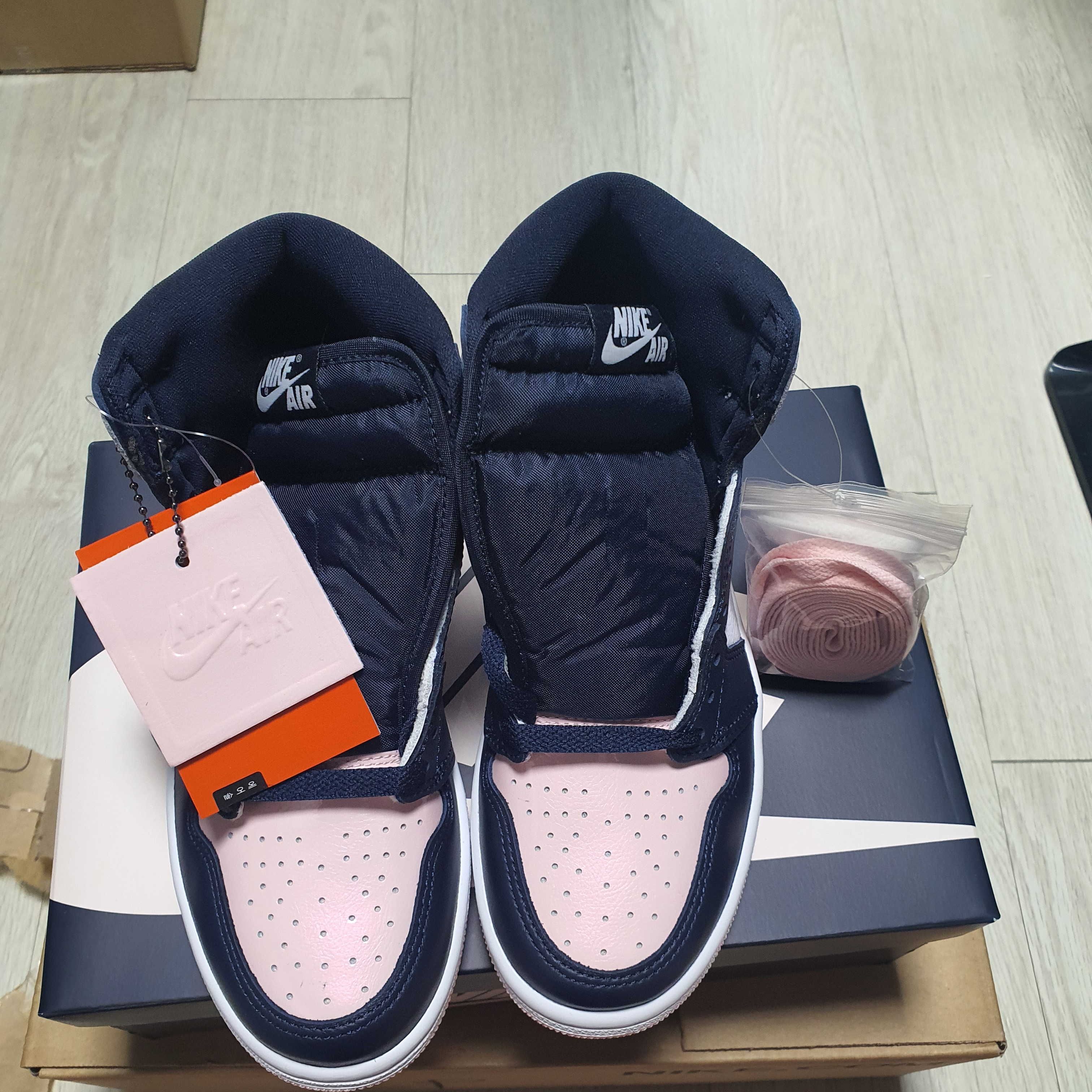 (W) Jordan 1 Retro High OG Atmosphere 착용 스타일 - 5