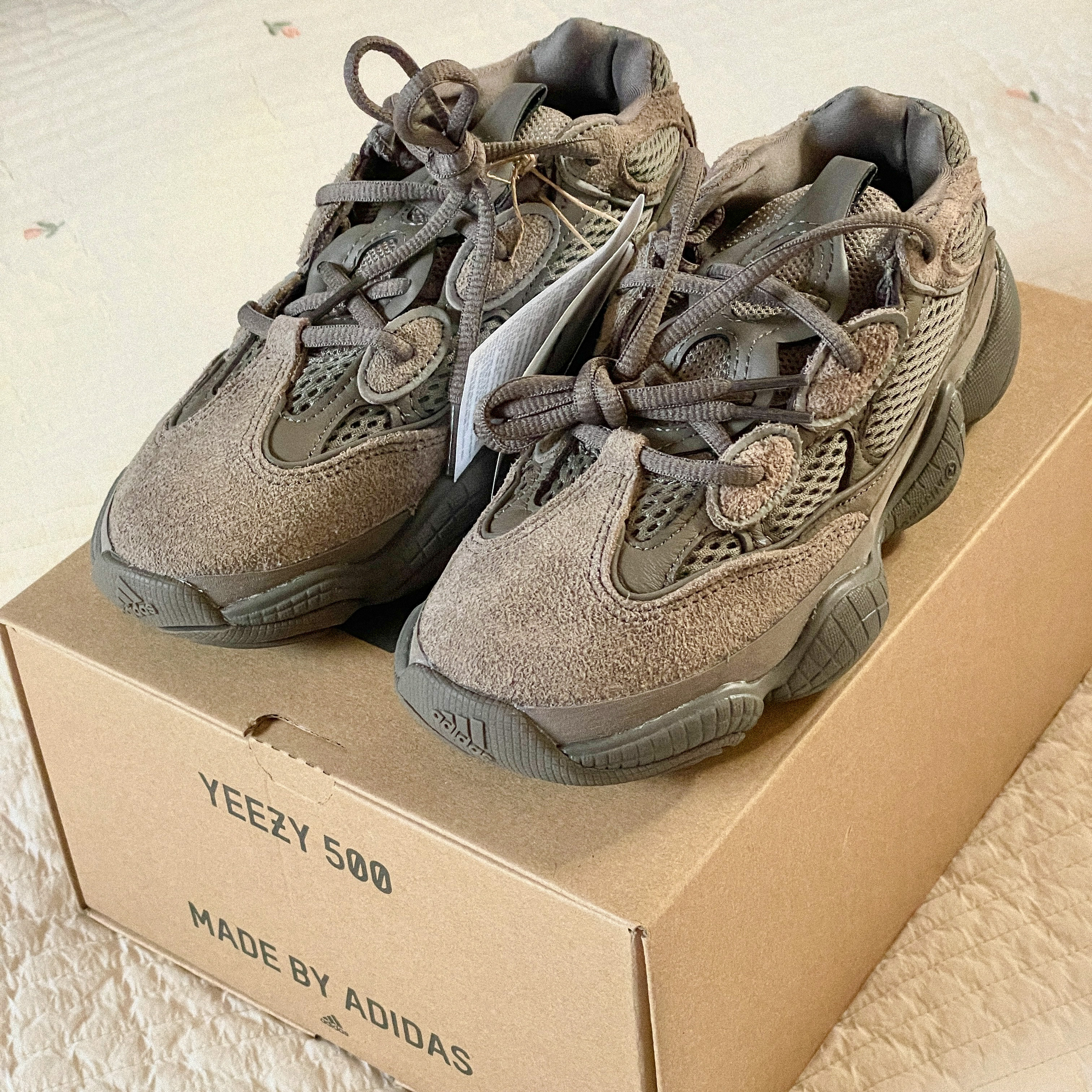 Adidas Yeezy 500 Clay Brown 착용 스타일 - 3