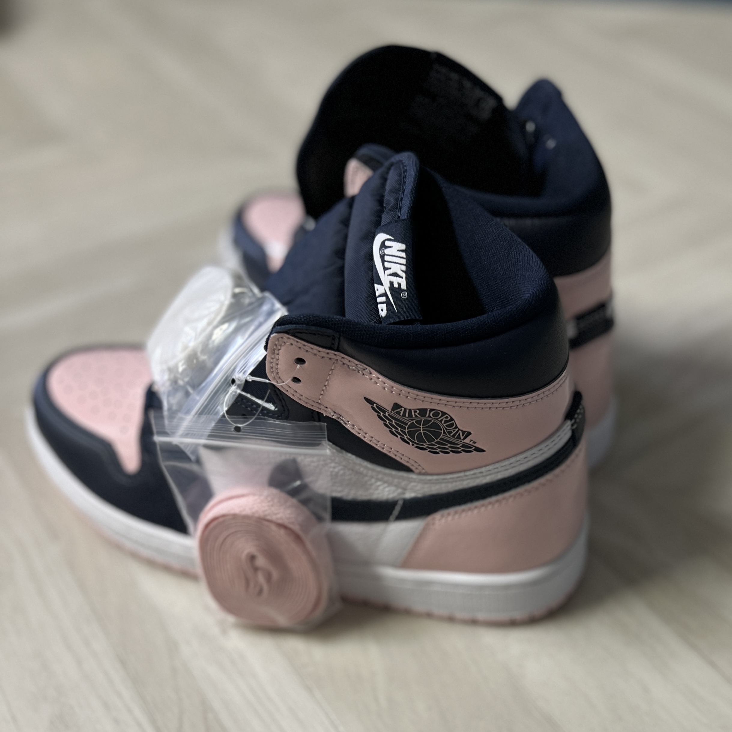 (W) Jordan 1 Retro High OG Atmosphere 착용 스타일 - 2