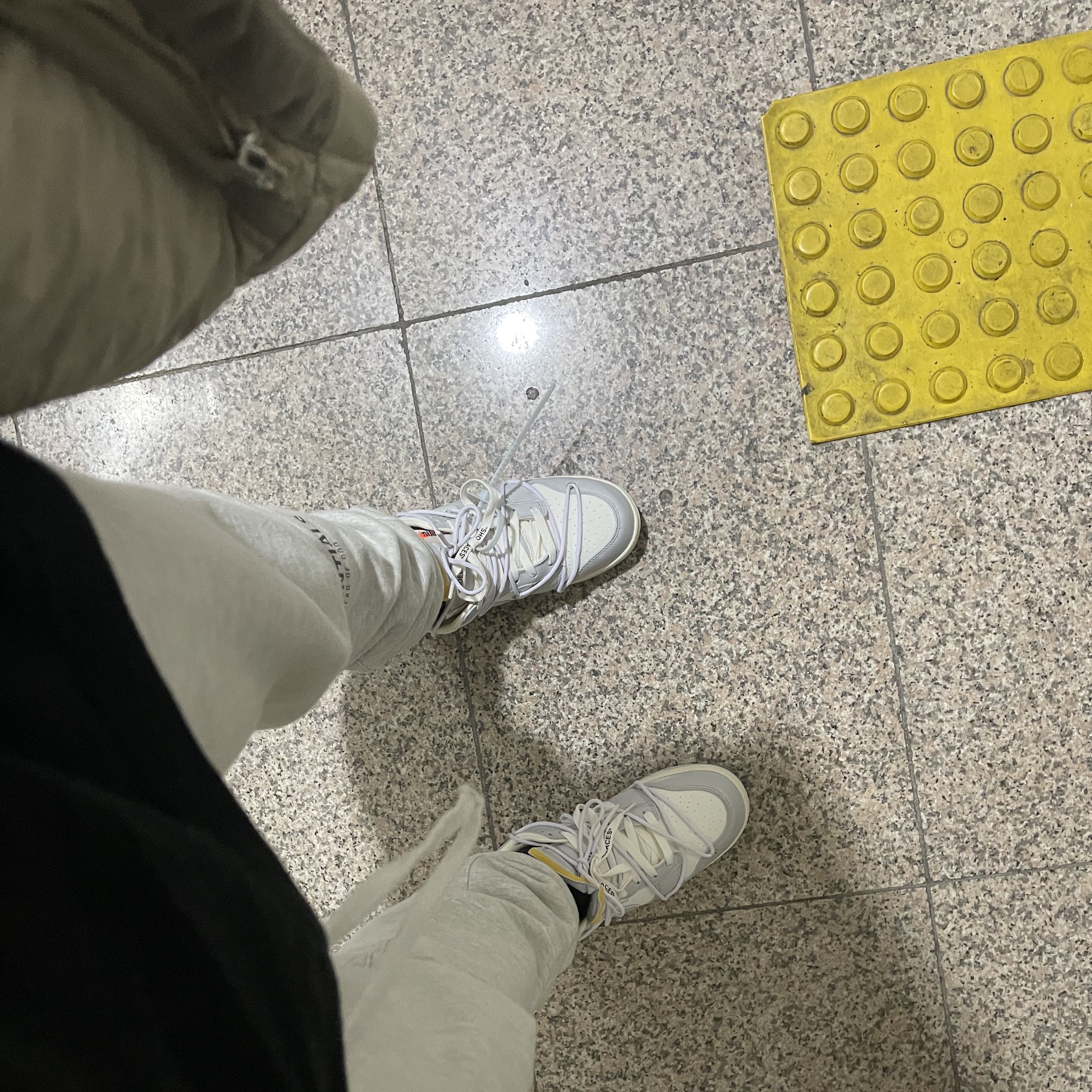 Nike x Off-White Dunk Low The 50 - Lot 49, Essentials Sweatpants Oatmeal/Oatmeal Heather/Light Heather Oatmeal 2020 착용 스타일