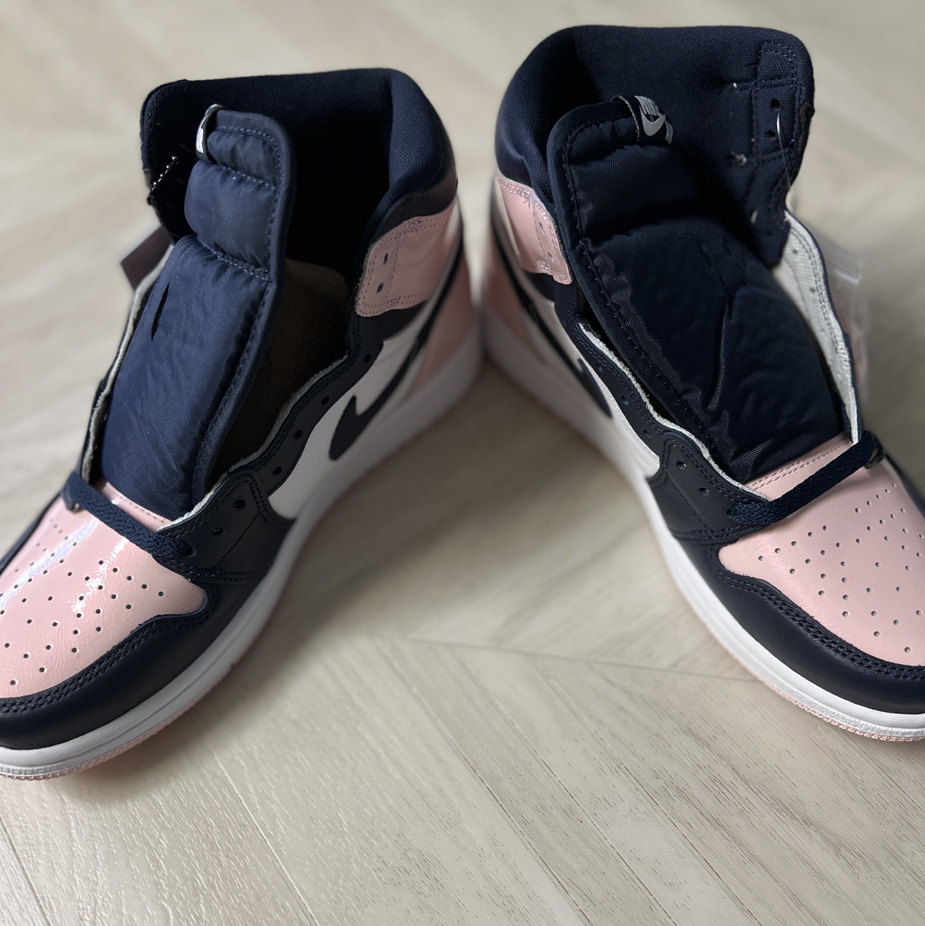(W) Jordan 1 Retro High OG Atmosphere 착용 스타일 - 1