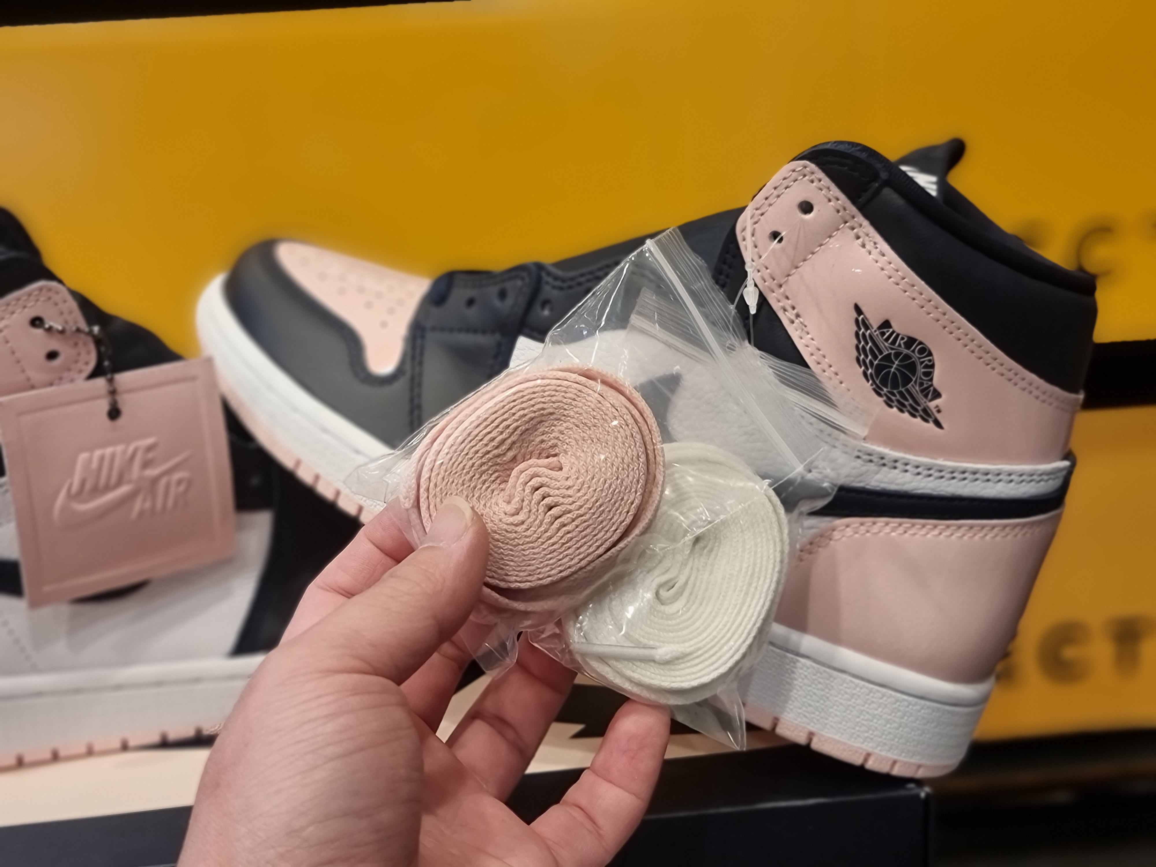 (W) Jordan 1 Retro High OG Atmosphere 착용 스타일 - 3