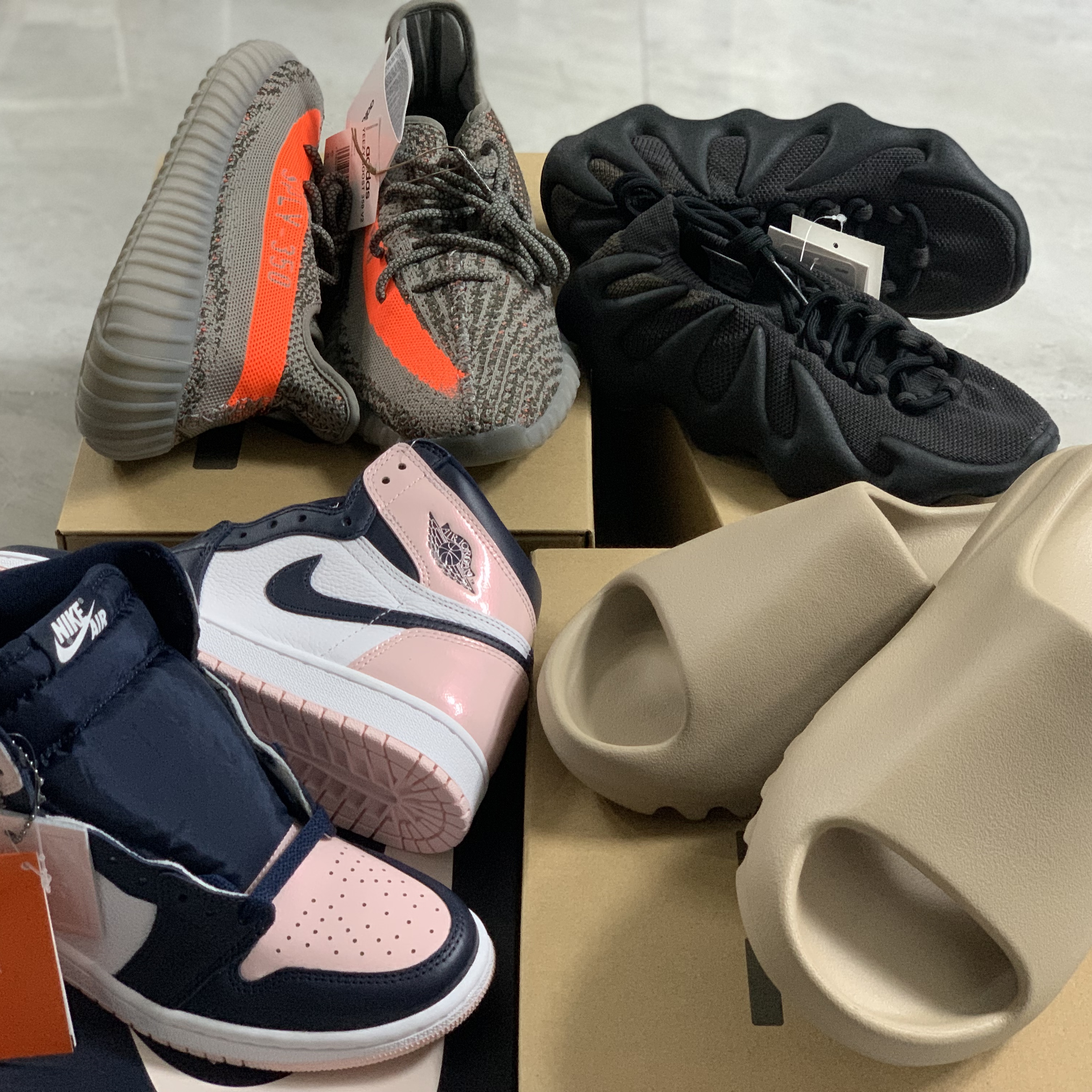 (W) Jordan 1 Retro High OG Atmosphere, Adidas Yeezy Slide Pure - Re-Release Ver. 착용 스타일