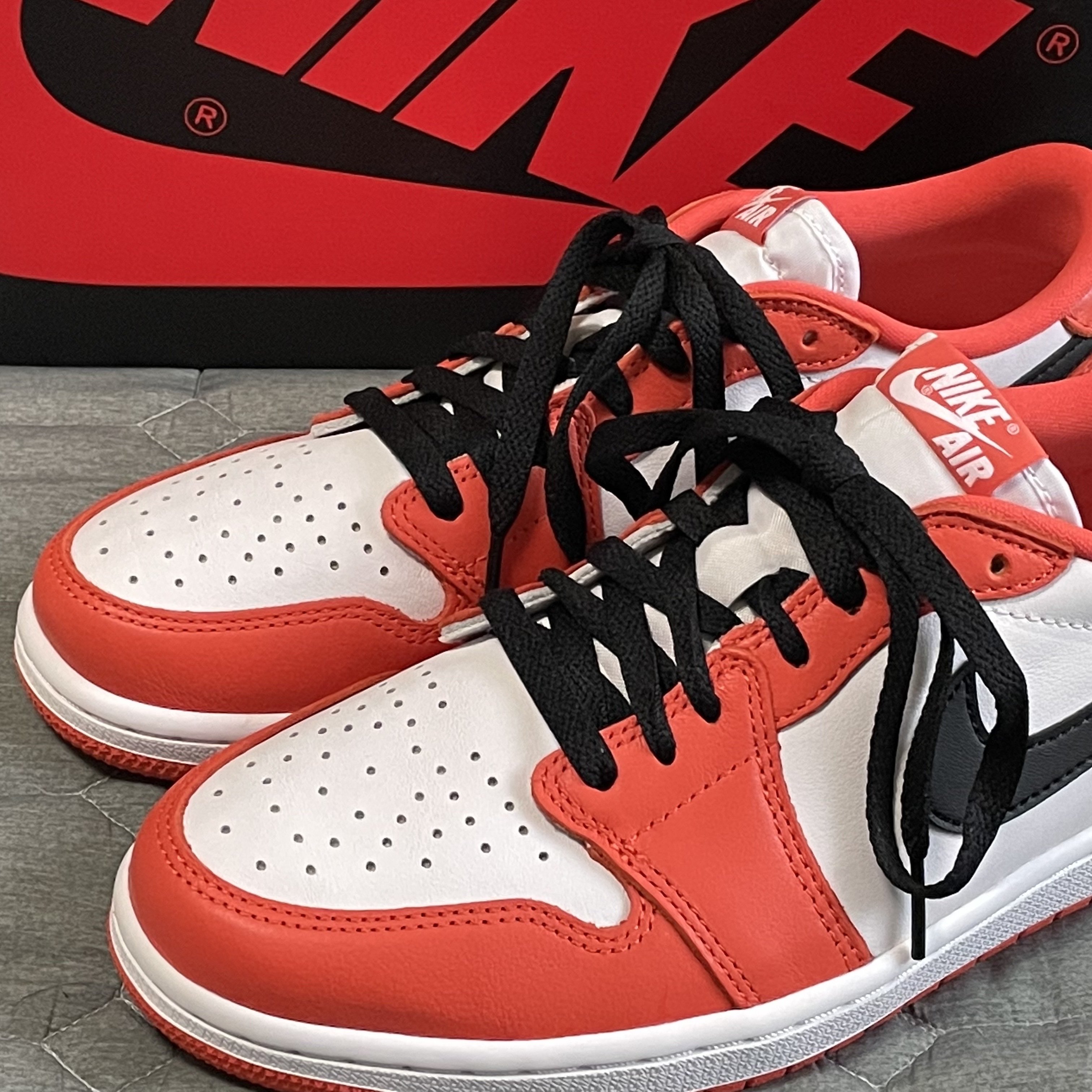 Jordan 1 Low OG Starfish 착용 스타일 - 1