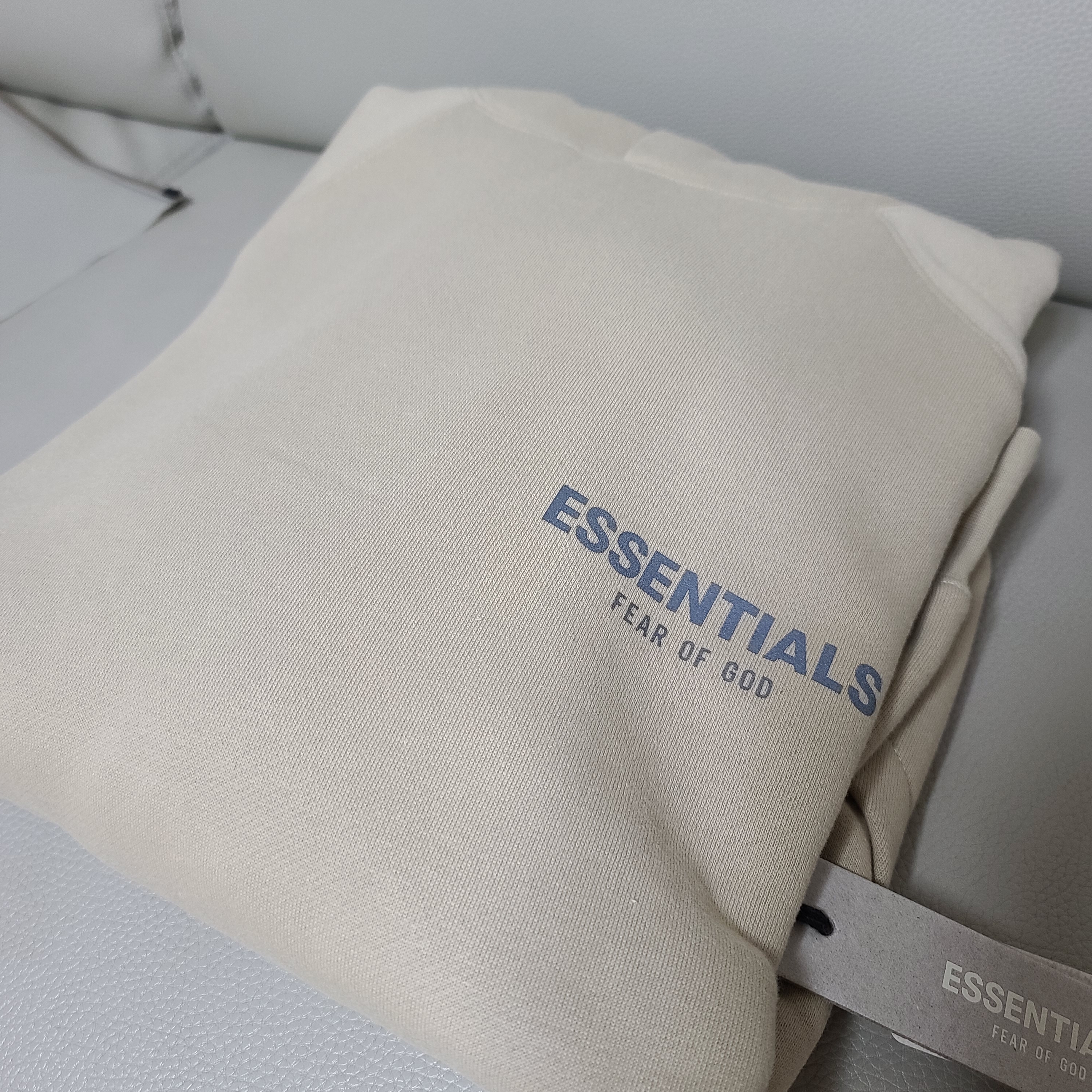 Essentials Pullover Hoodie Linen - Ssense Exclusive 착용 스타일 - 2