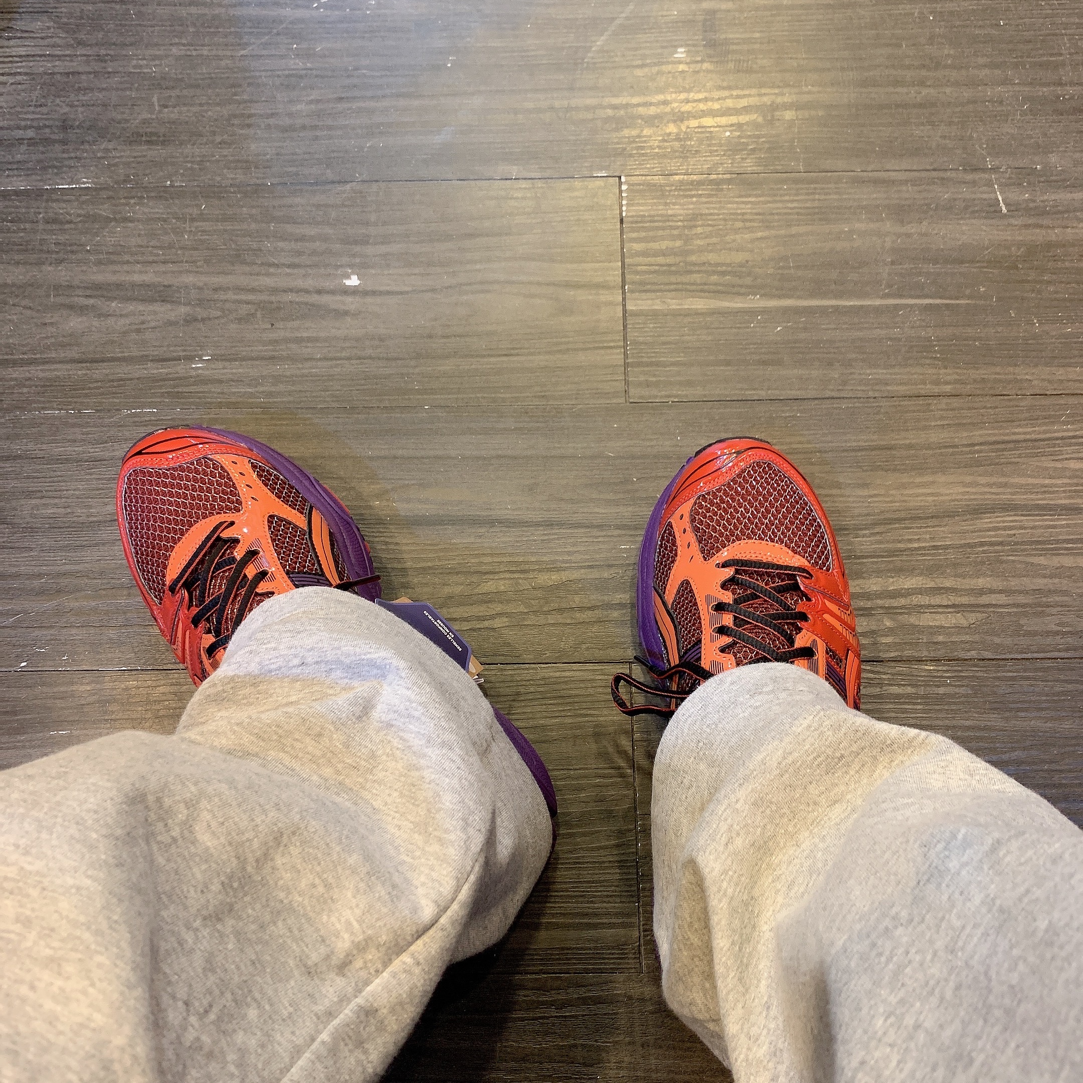 Asics UB1-S Gel-Kayano 14 Classic Red 착용 스타일 - 2