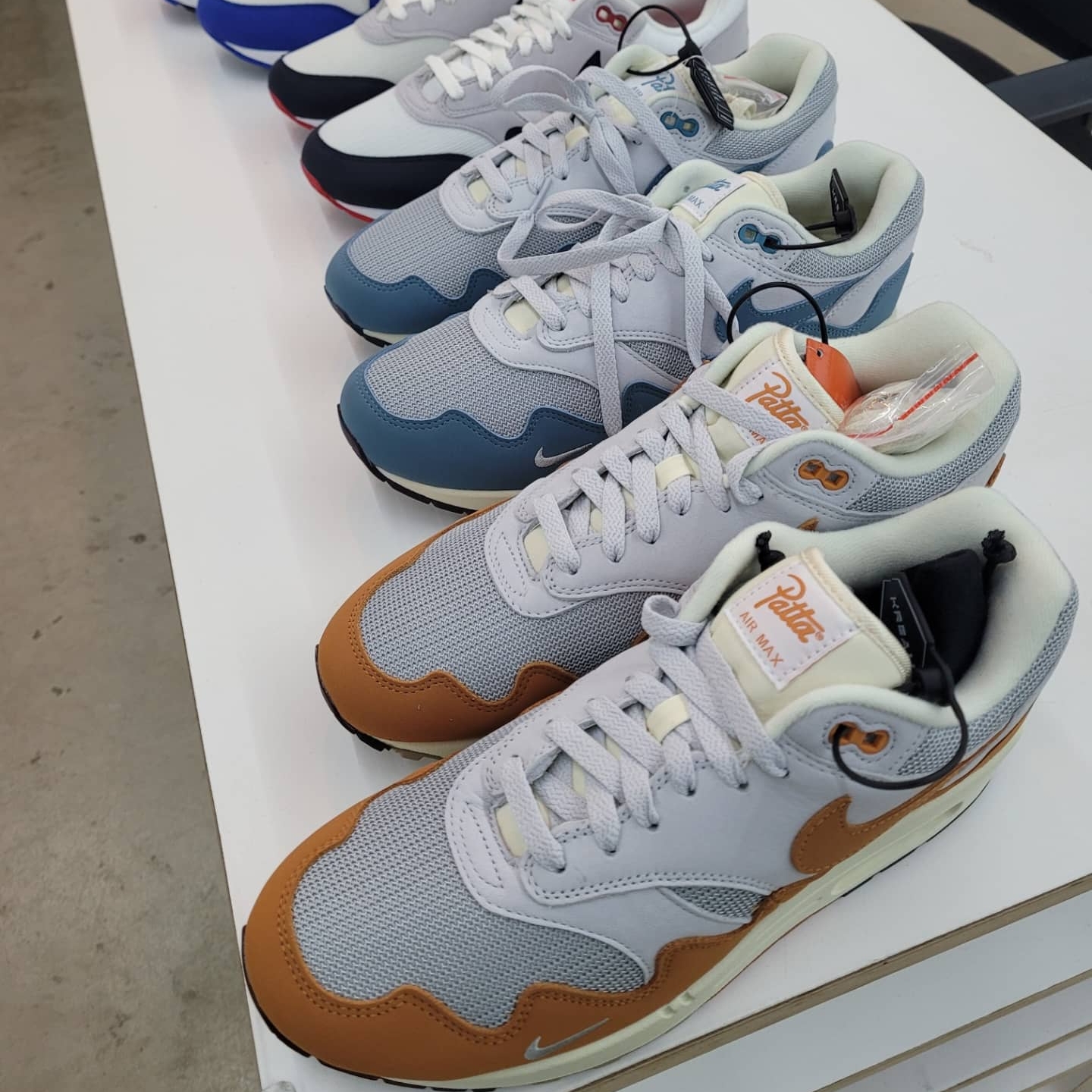 Nike x Patta Air Max 1 Noise Aqua, Nike x Patta Air Max 1 Monarch 착용 스타일 - 2